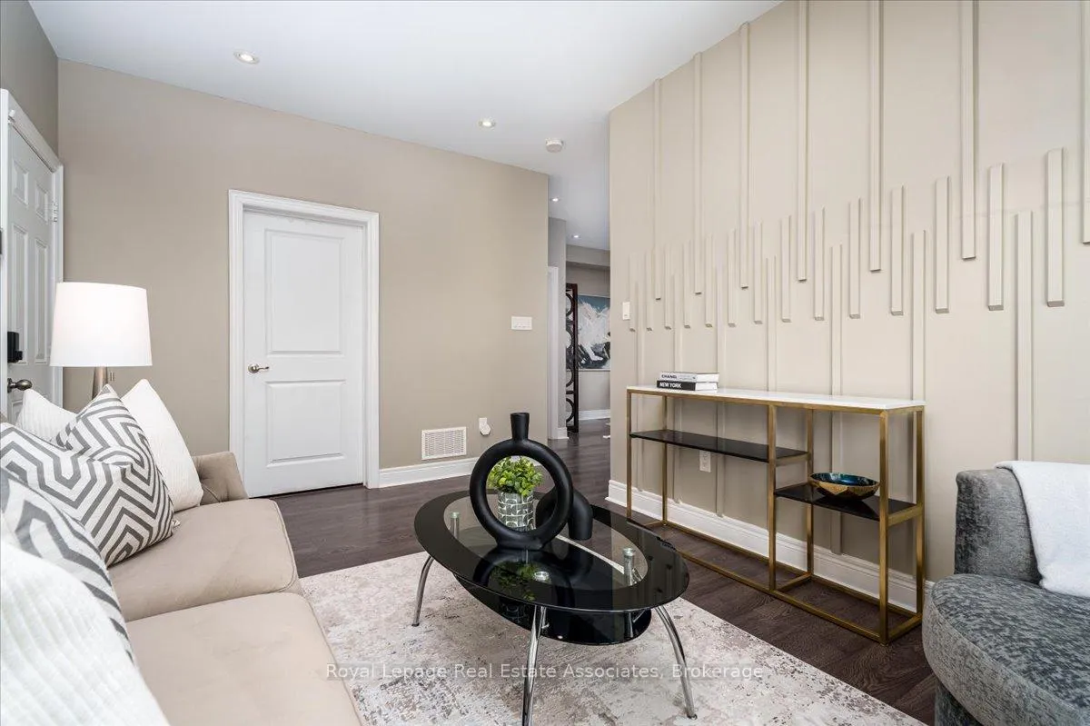 Photo 8 of 3040 Eberly woods Drive, Oakville, Glenorchy — HOMEH