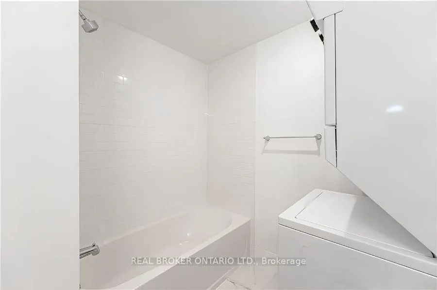 Photo 5 of Unit 2, 777 Beach Boulevard, Hamilton, Hamilton Beach — HOMEH