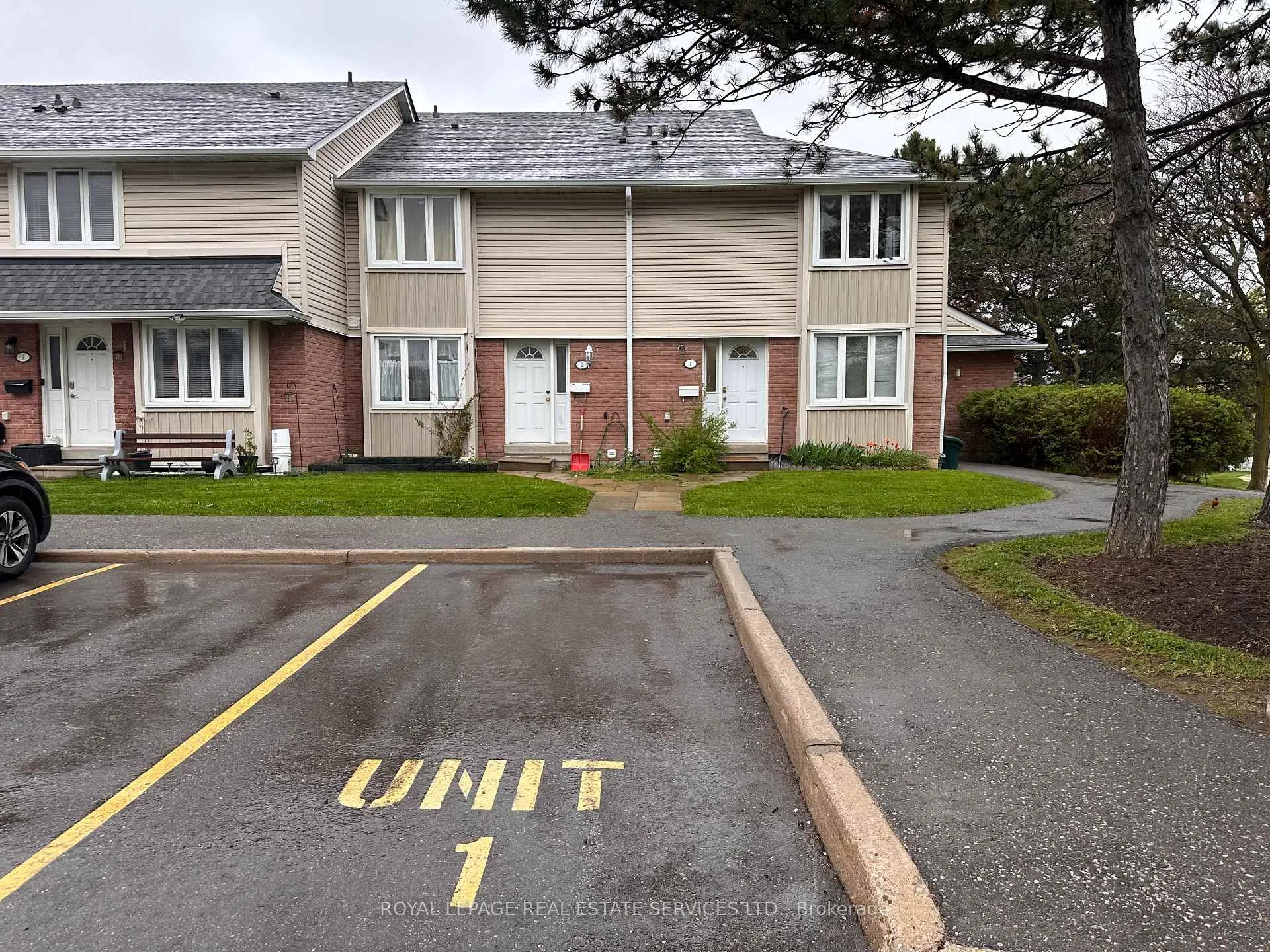 Photo 1 of 2079 The Collegeway, Mississauga, Erin Mills — HOMEH