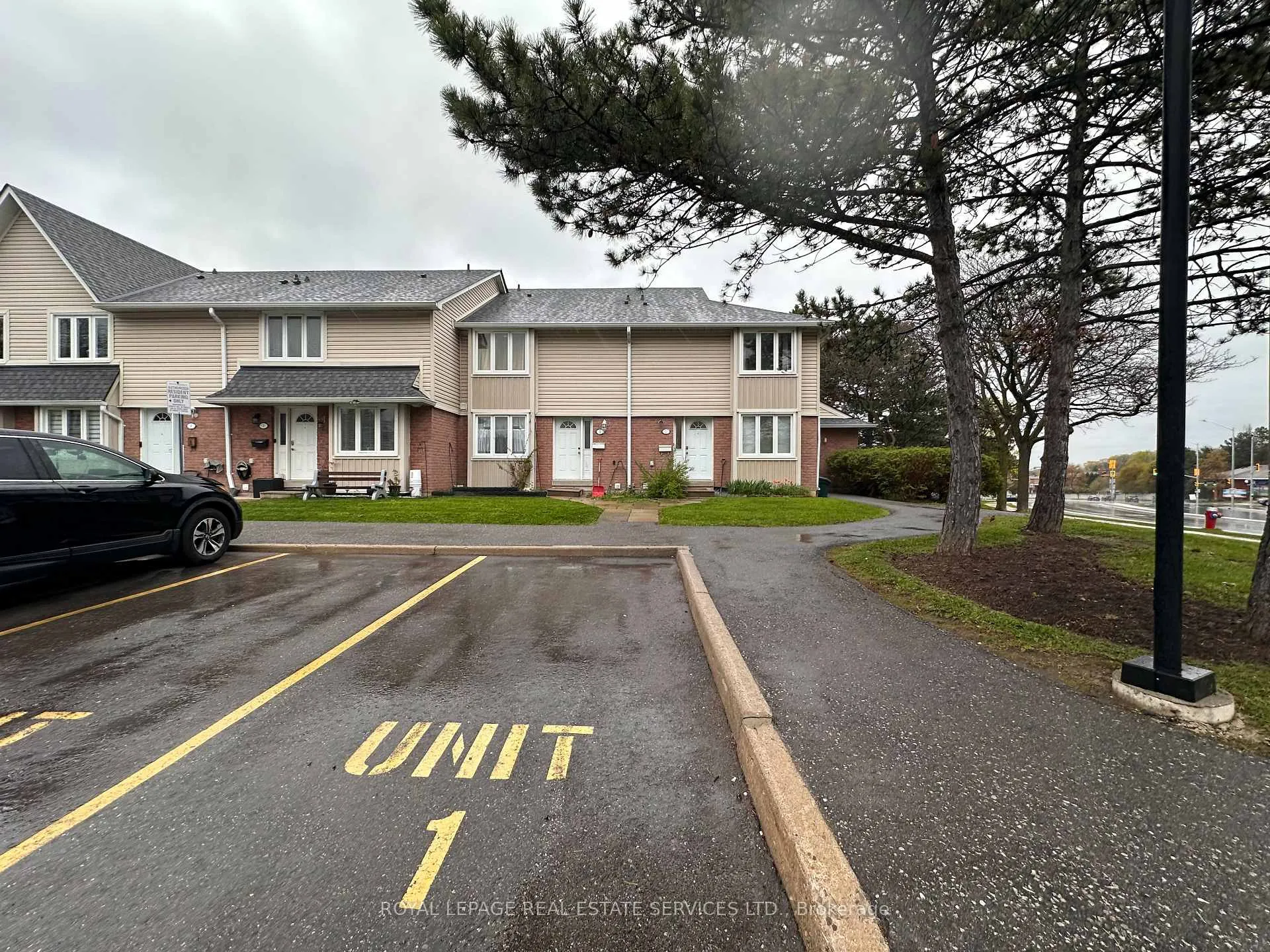 Photo 4 of 2079 The Collegeway, Mississauga, Erin Mills — HOMEH