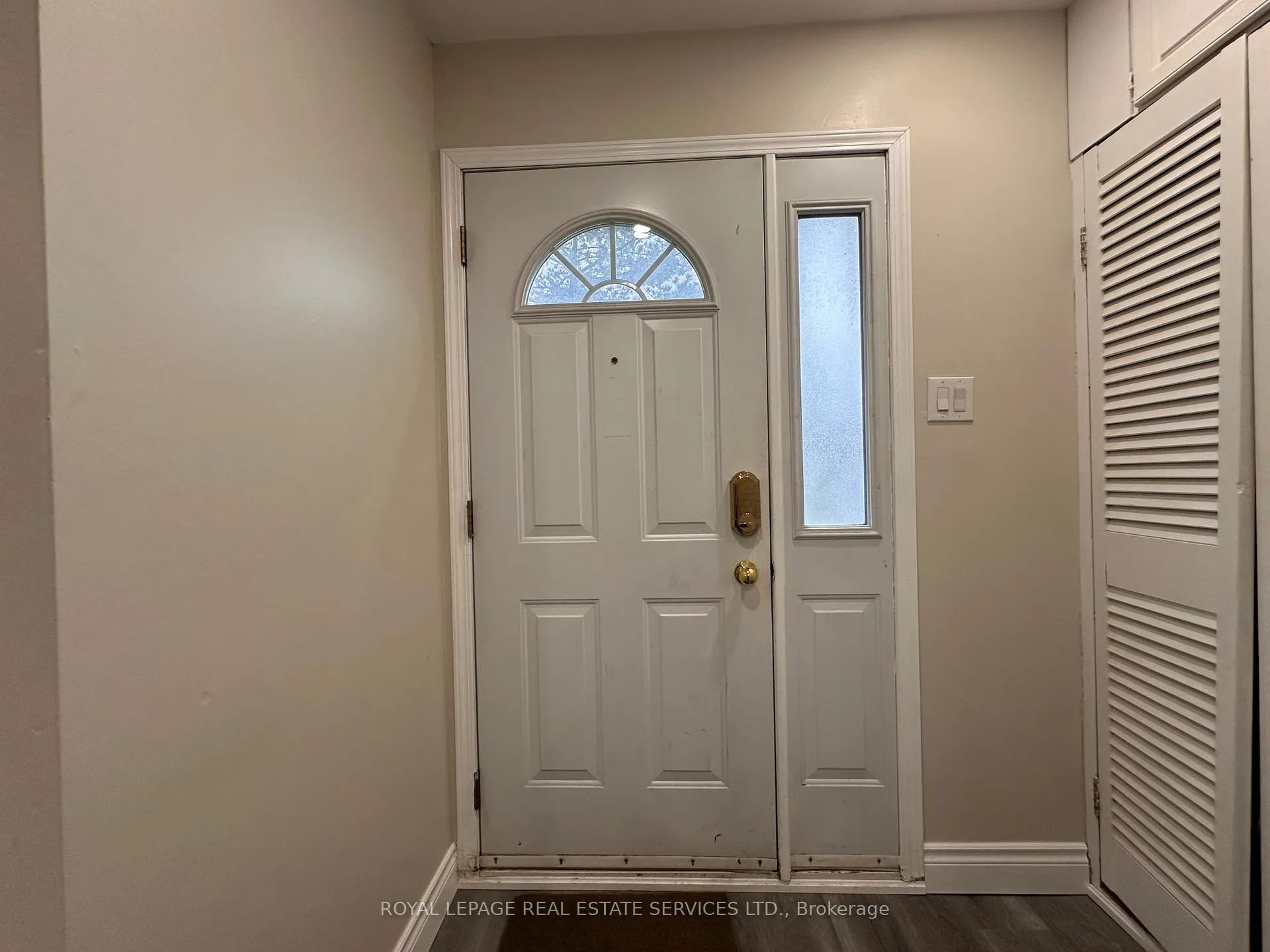 Photo 11 of 2079 The Collegeway, Mississauga, Erin Mills — HOMEH