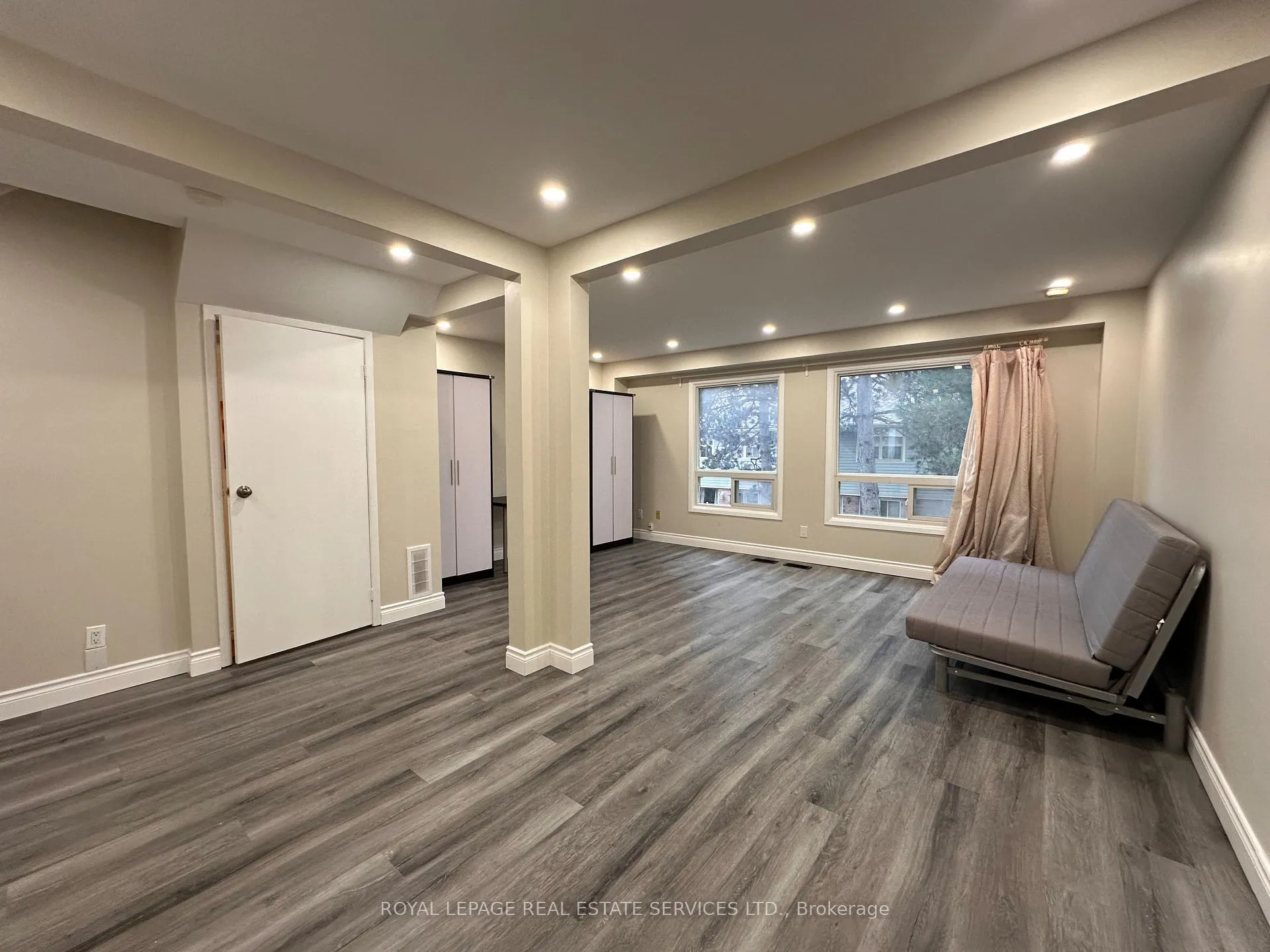 Photo 13 of 2079 The Collegeway, Mississauga, Erin Mills — HOMEH