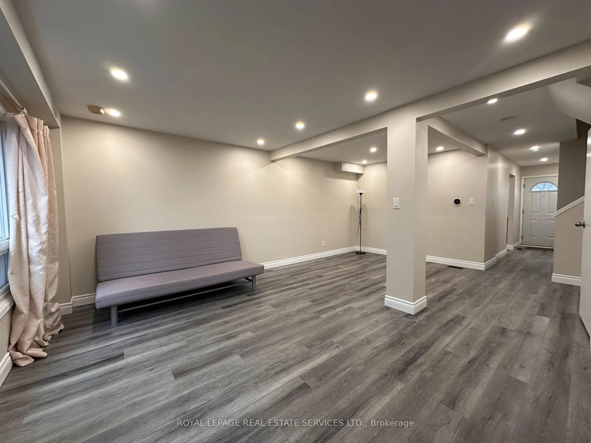 Photo 14 of 2079 The Collegeway, Mississauga, Erin Mills — HOMEH
