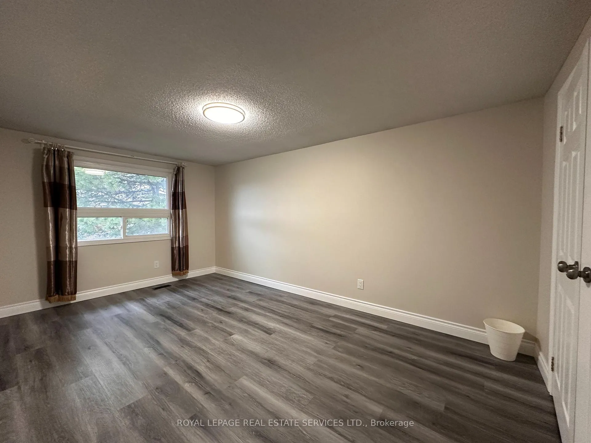 Photo 17 of 2079 The Collegeway, Mississauga, Erin Mills — HOMEH
