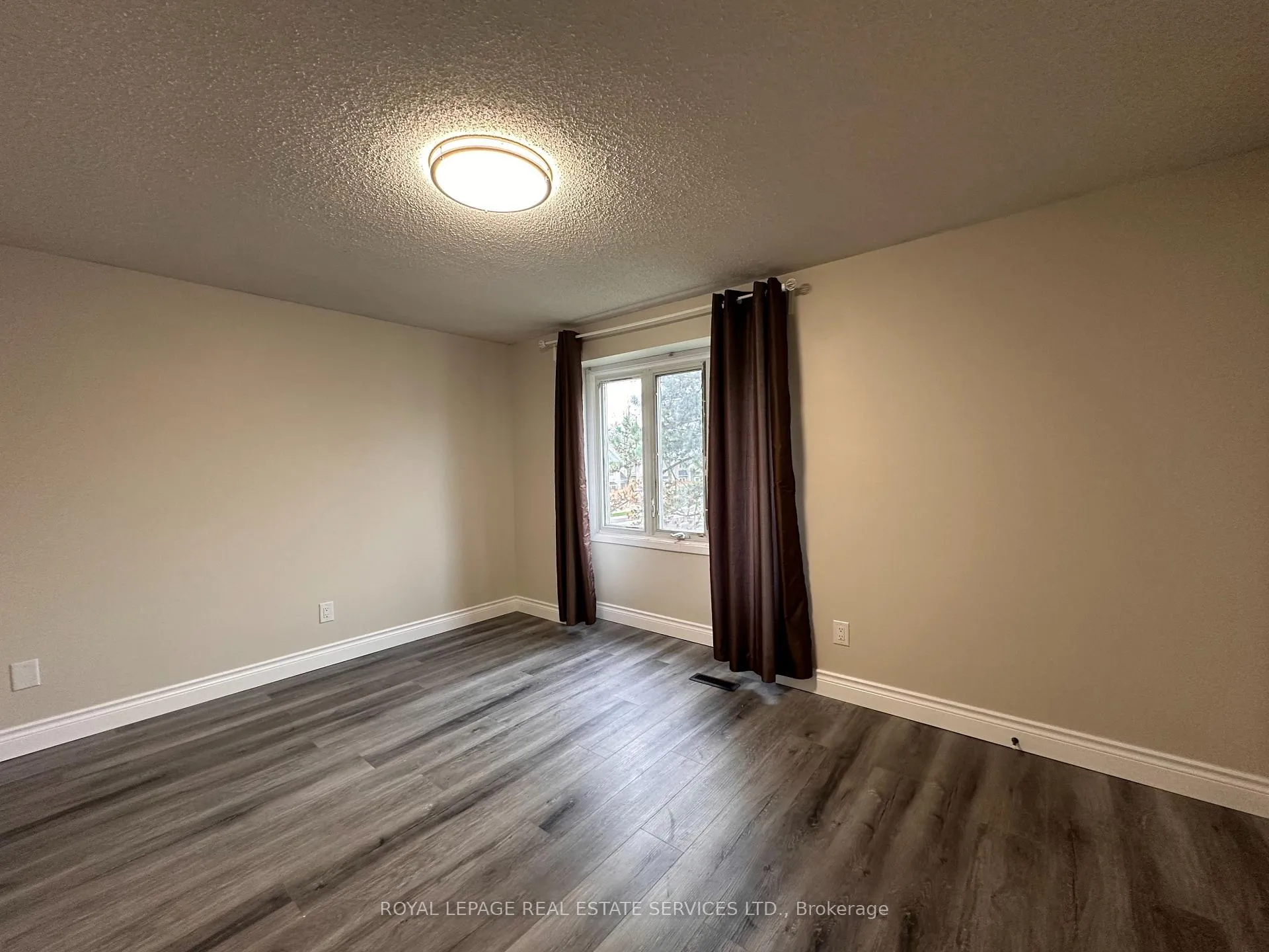 Photo 19 of 2079 The Collegeway, Mississauga, Erin Mills — HOMEH