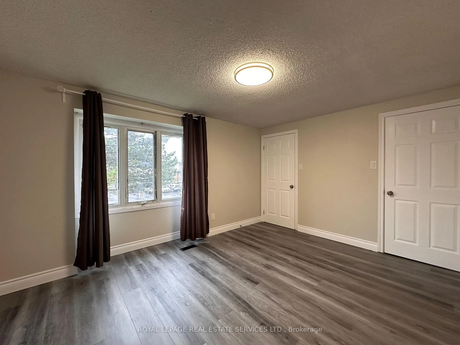 Photo 20 of 2079 The Collegeway, Mississauga, Erin Mills — HOMEH