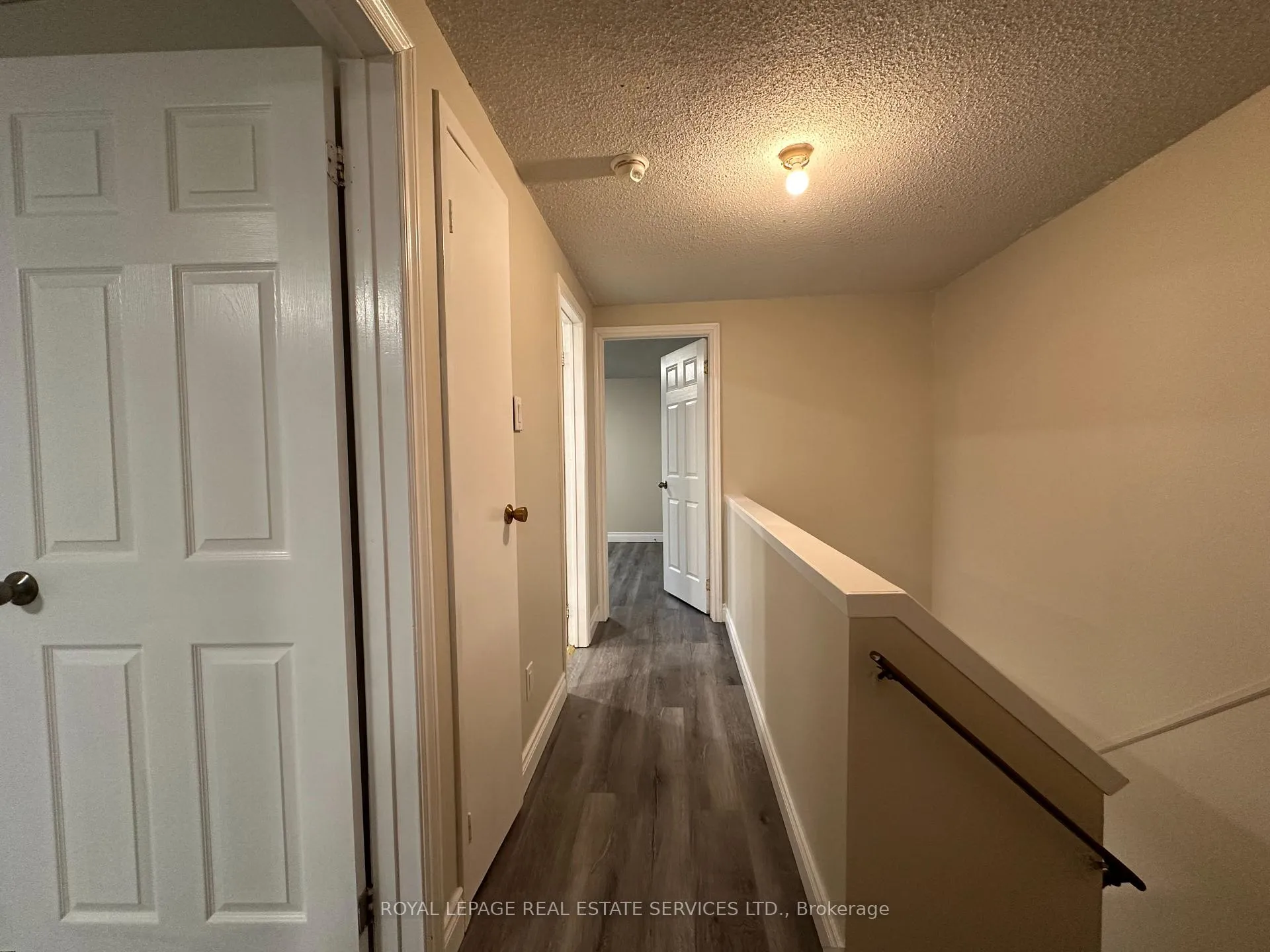 Photo 23 of 2079 The Collegeway, Mississauga, Erin Mills — HOMEH
