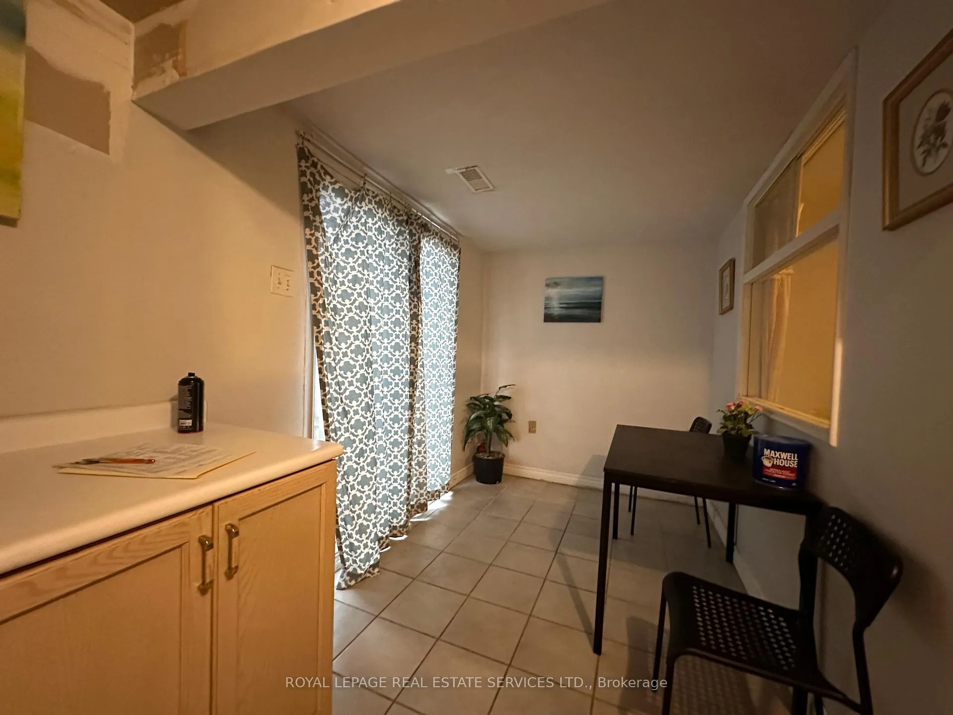Photo 30 of 2079 The Collegeway, Mississauga, Erin Mills — HOMEH