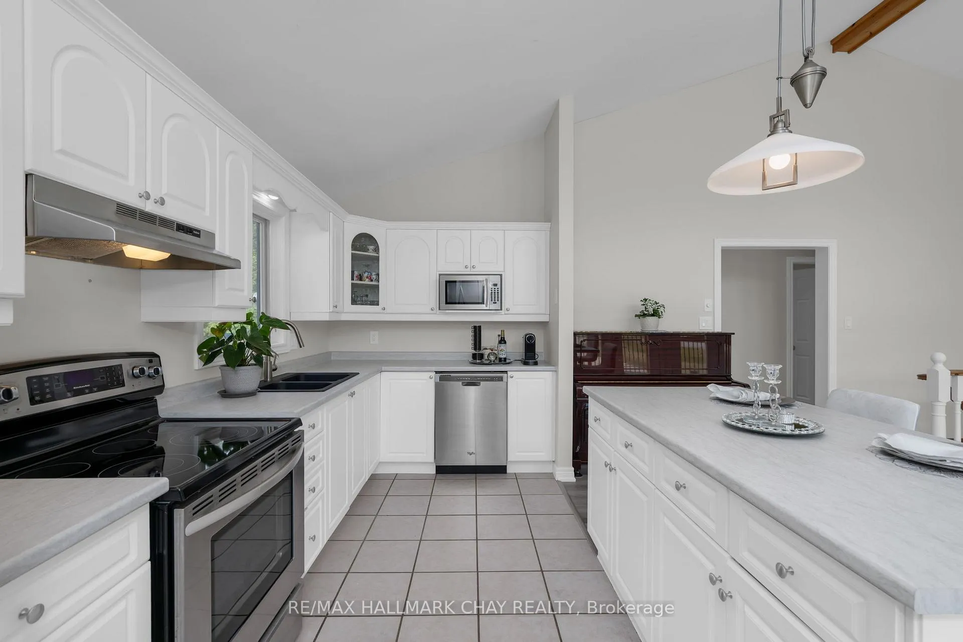 Photo 6 of 13790 County 27 Road, Springwater, Rural Springwater — HOMEH