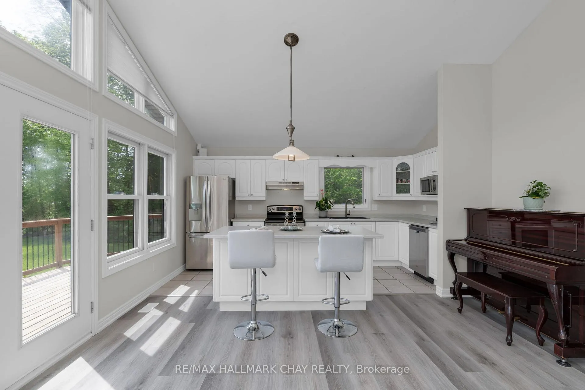 Photo 8 of 13790 County 27 Road, Springwater, Rural Springwater — HOMEH
