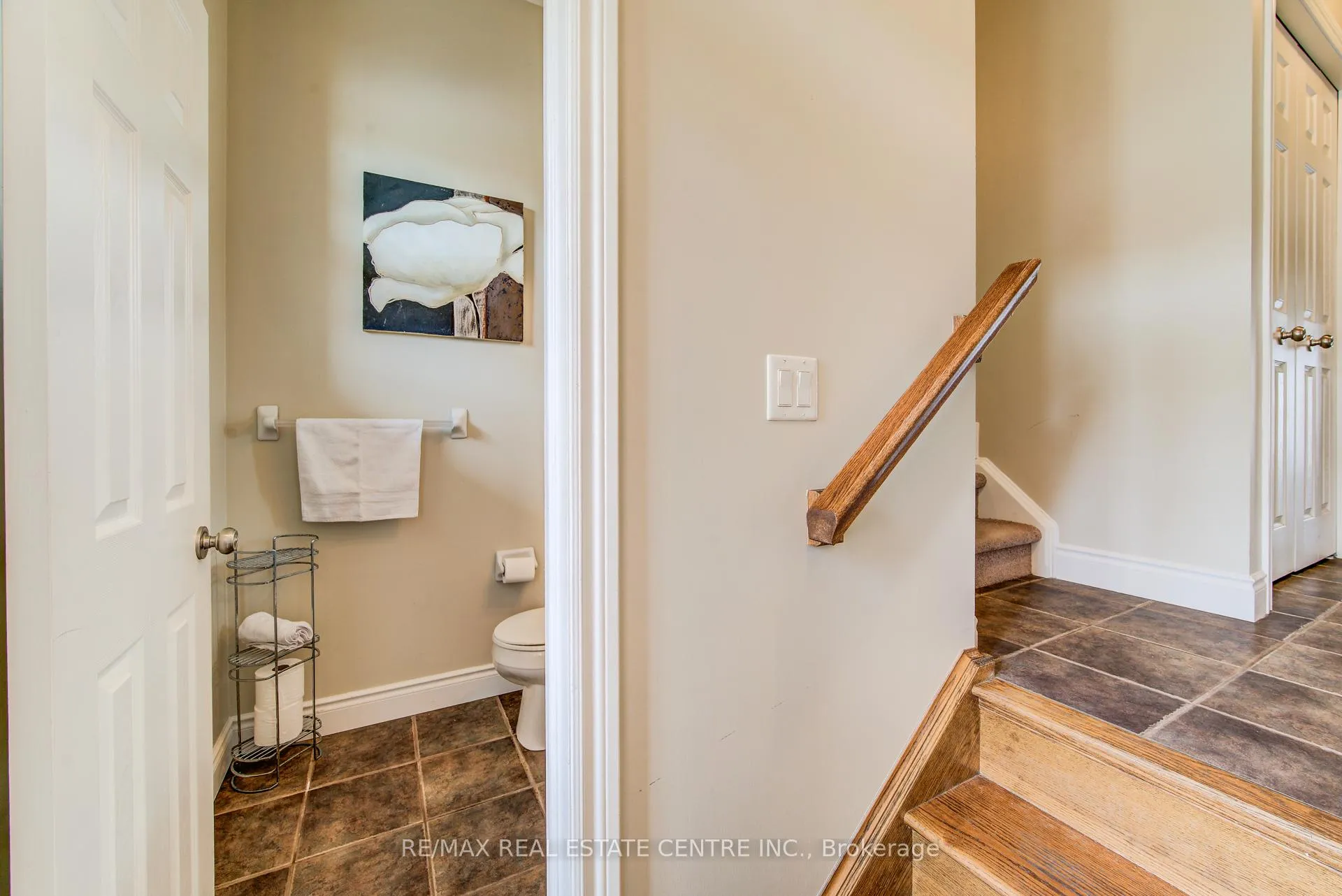 Photo 8 of Unit 7, 330 Dearborn Boulevard, Waterloo — HOMEH