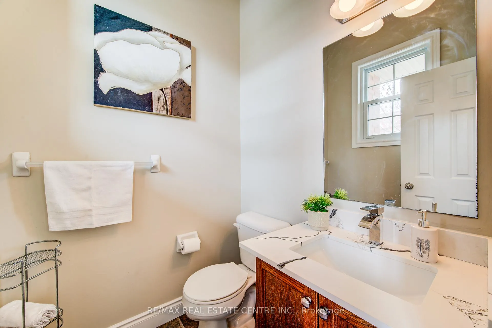 Photo 9 of Unit 7, 330 Dearborn Boulevard, Waterloo — HOMEH