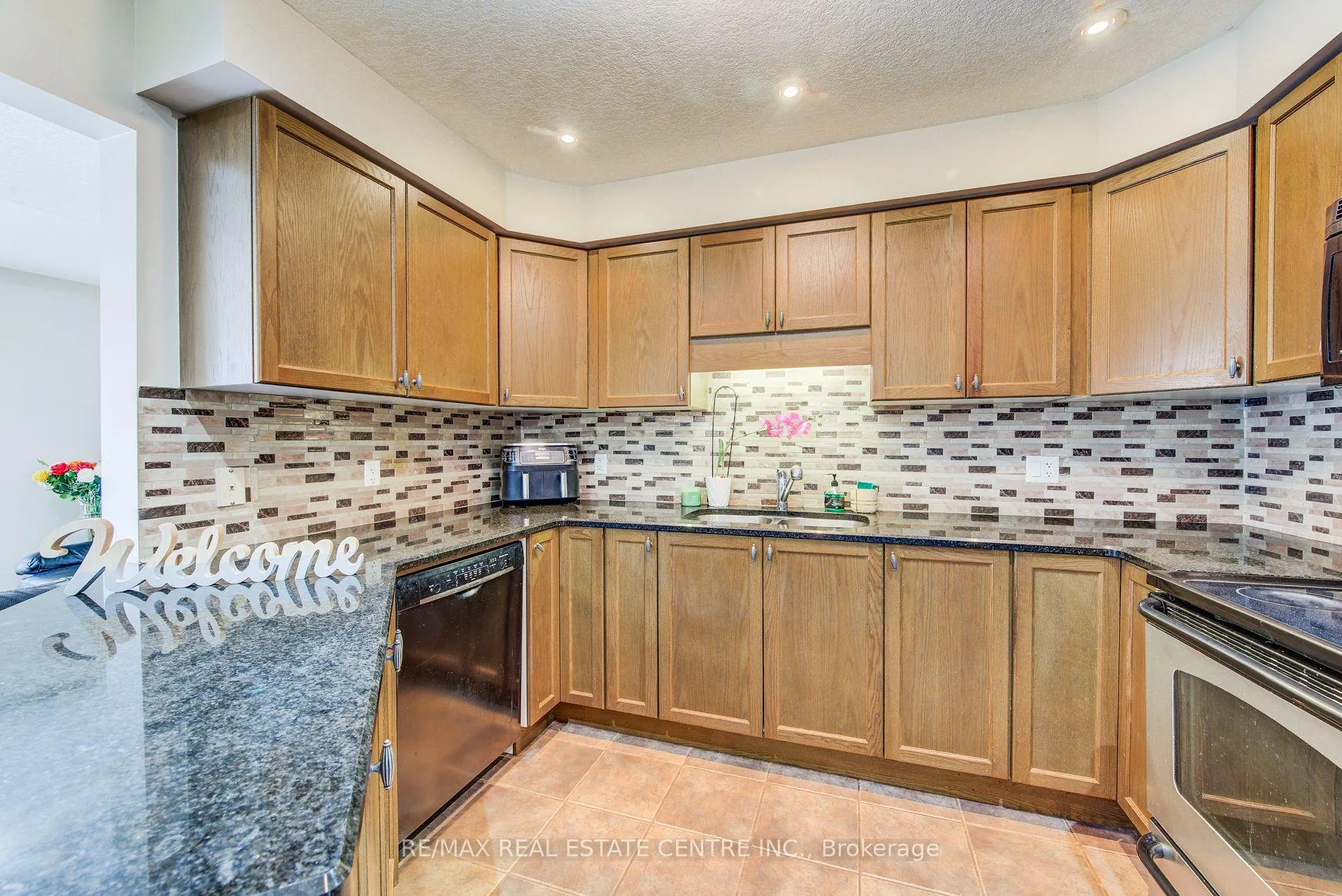 Photo 14 of Unit 7, 330 Dearborn Boulevard, Waterloo — HOMEH