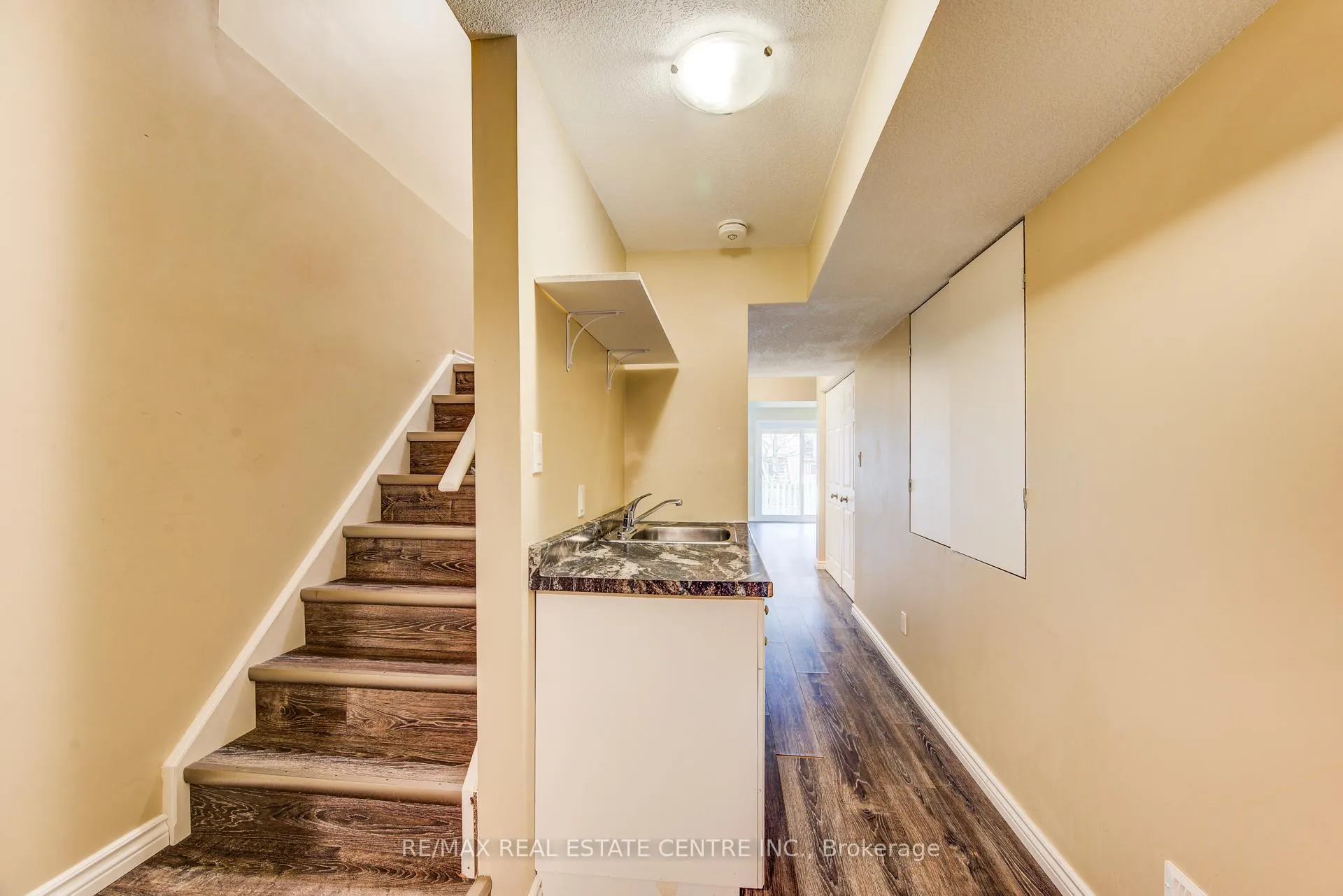 Photo 37 of Unit 7, 330 Dearborn Boulevard, Waterloo — HOMEH