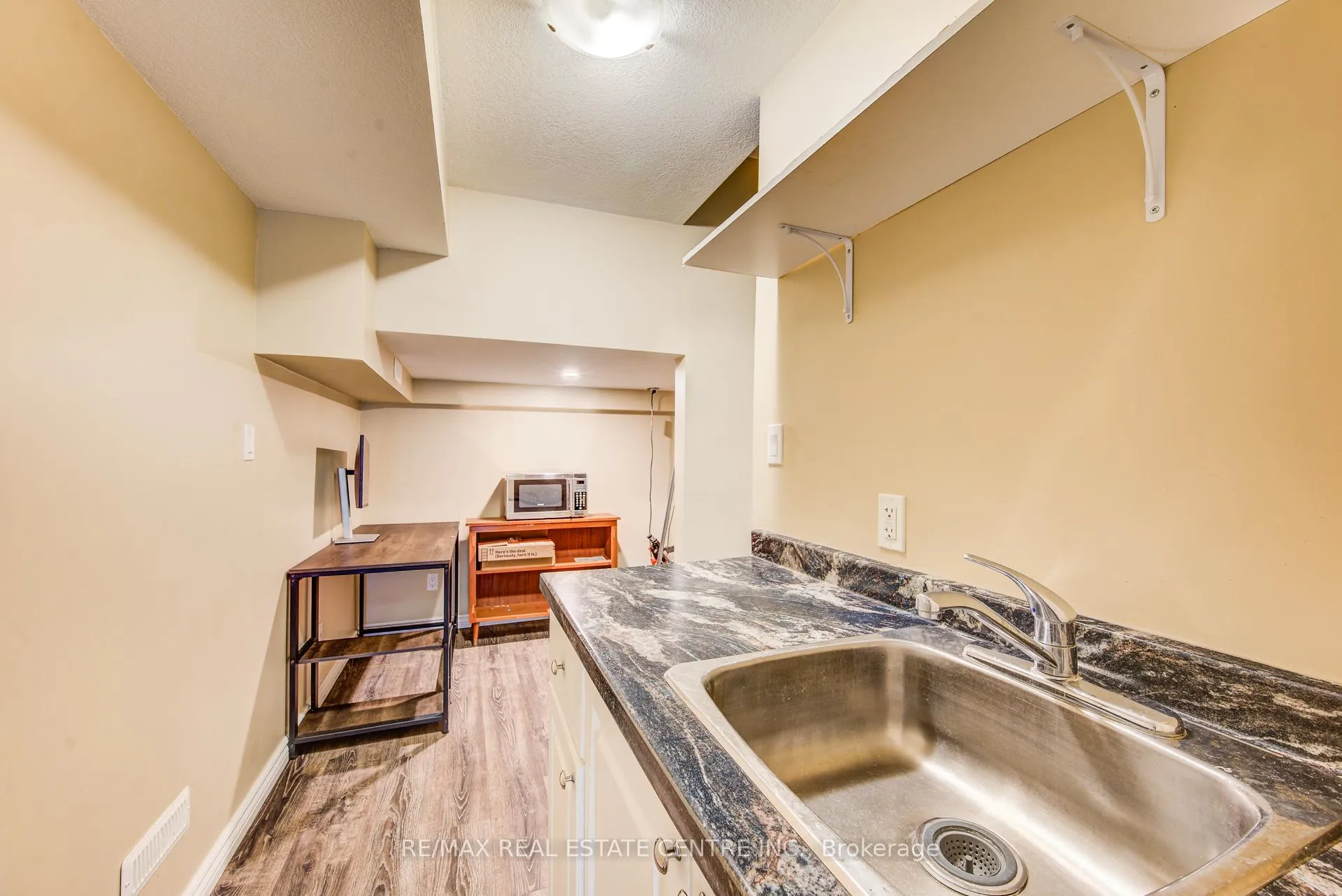 Photo 38 of Unit 7, 330 Dearborn Boulevard, Waterloo — HOMEH