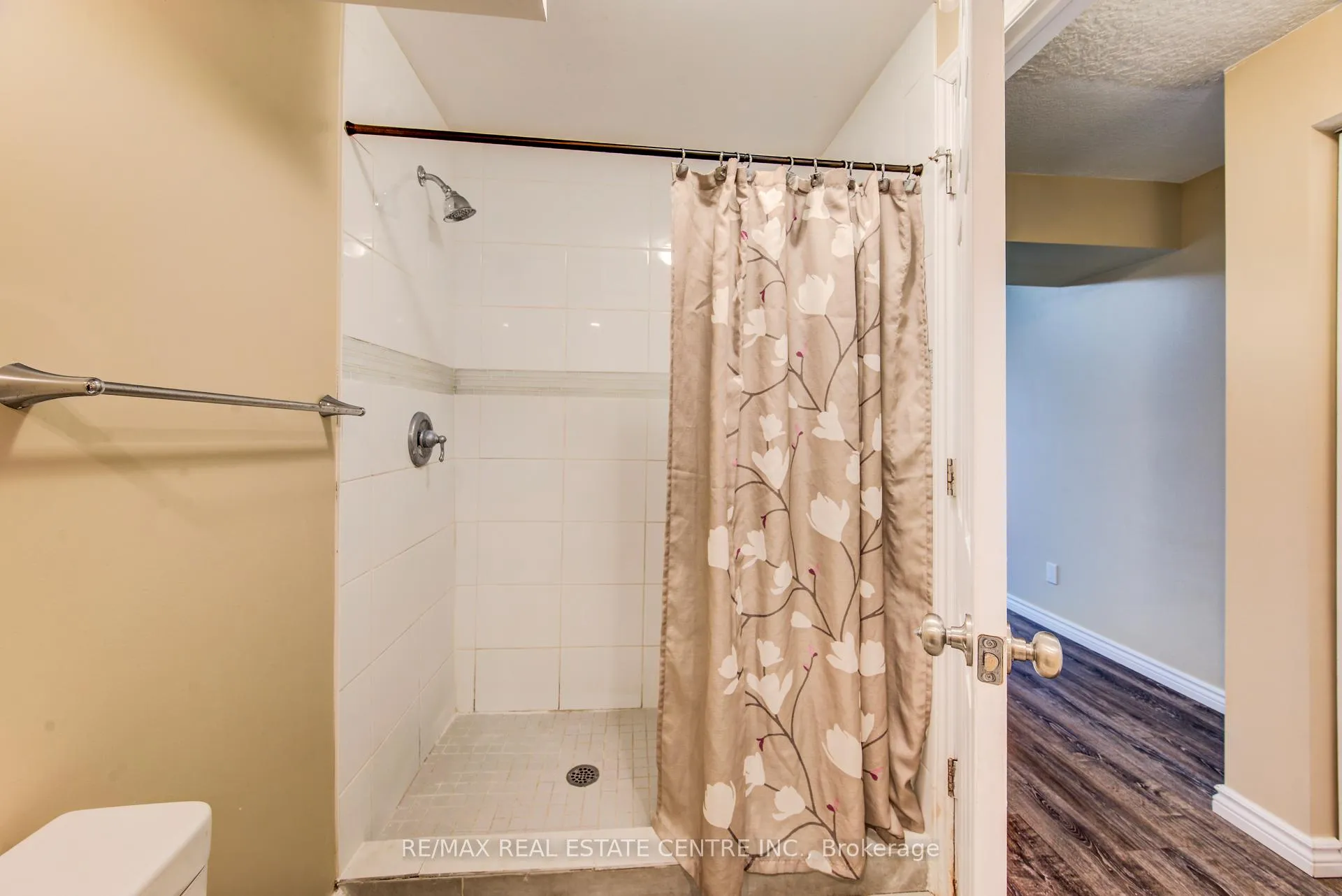 Photo 40 of Unit 7, 330 Dearborn Boulevard, Waterloo — HOMEH
