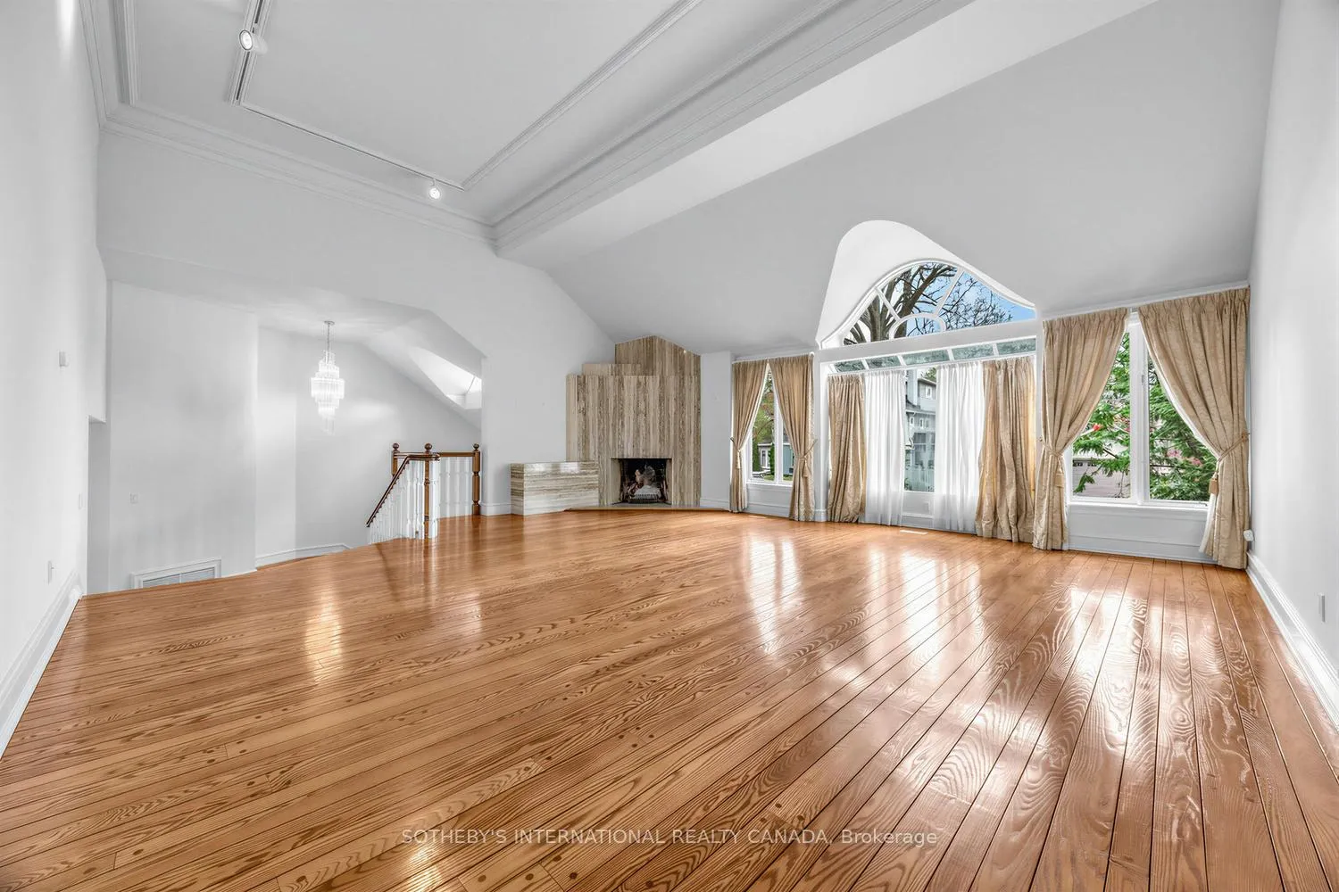 Photo 7 of 36 Hawthorn Avenue, Toronto, Rosedale-Moore Park — HOMEH