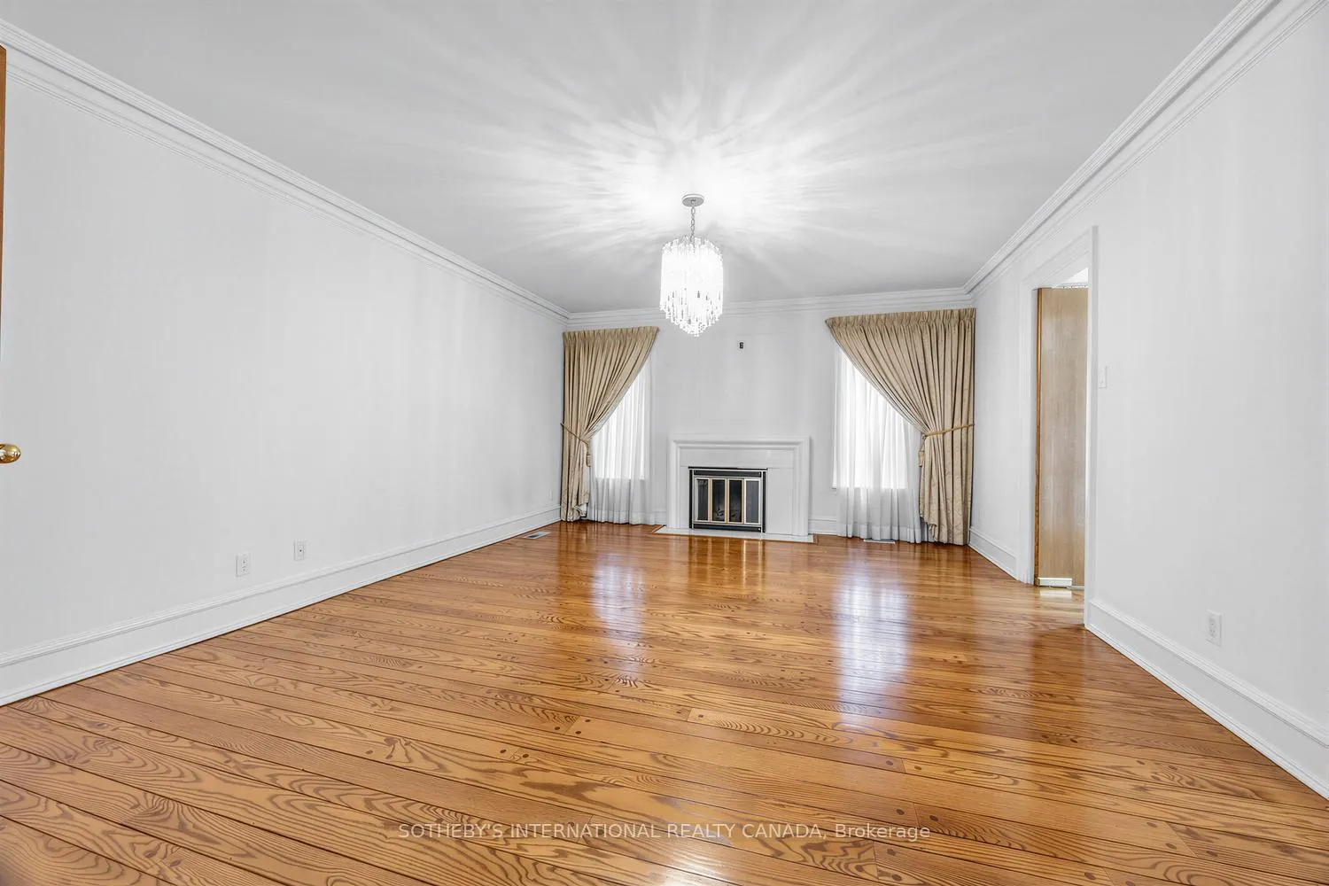 Photo 9 of 36 Hawthorn Avenue, Toronto, Rosedale-Moore Park — HOMEH