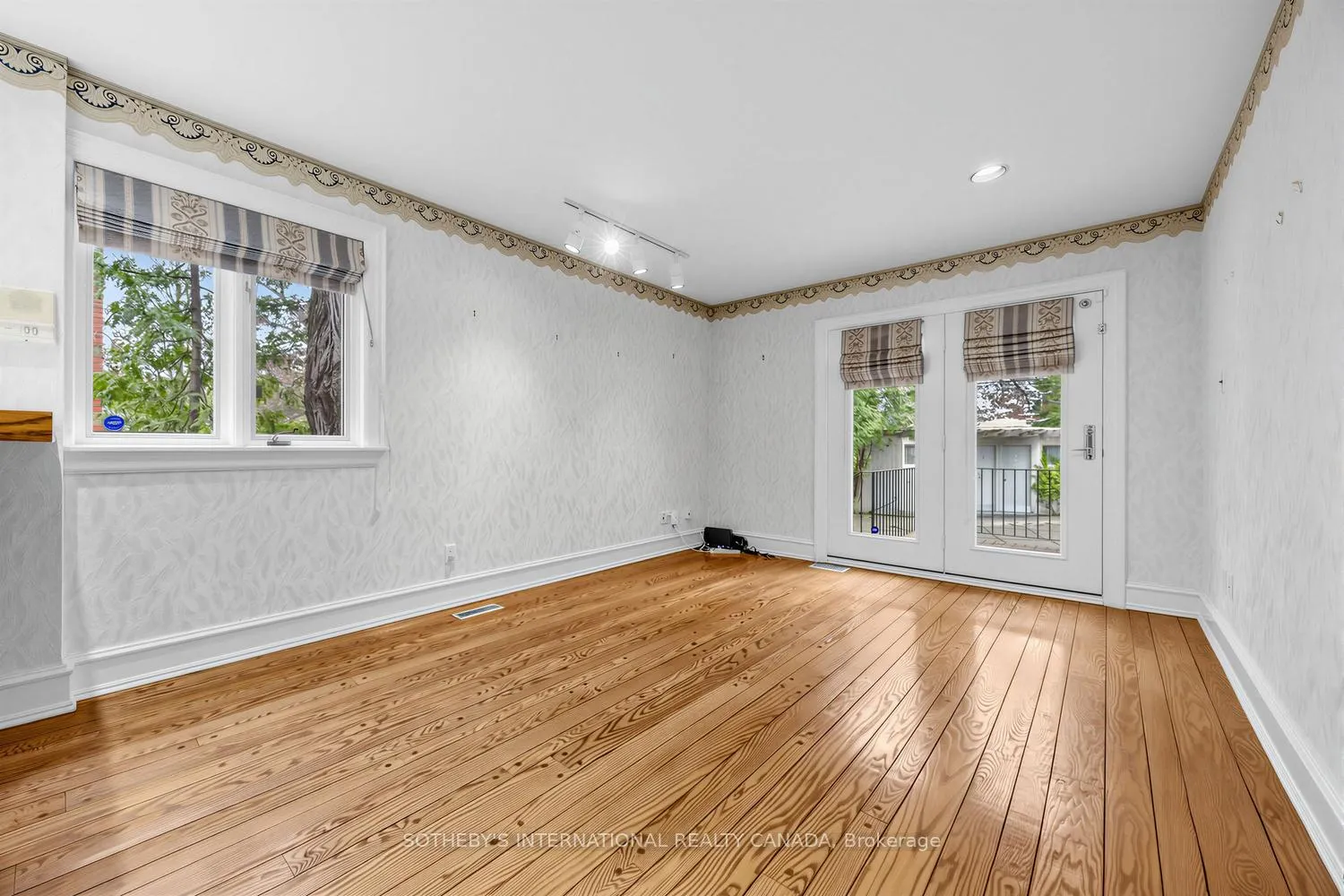 Photo 15 of 36 Hawthorn Avenue, Toronto, Rosedale-Moore Park — HOMEH