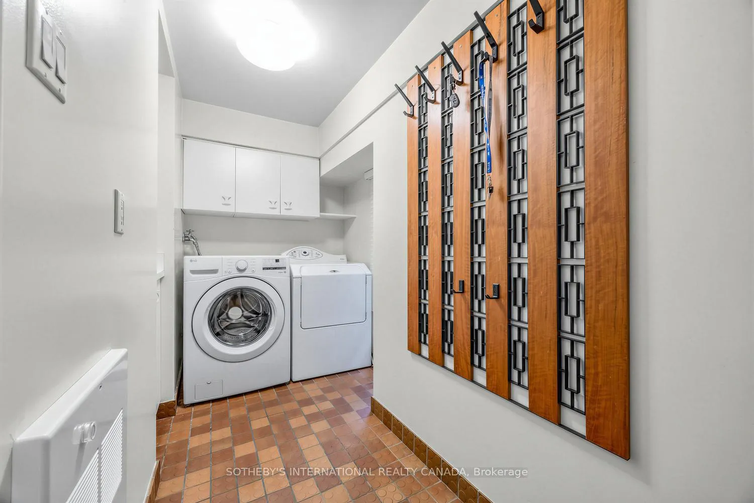 Photo 23 of 36 Hawthorn Avenue, Toronto, Rosedale-Moore Park — HOMEH