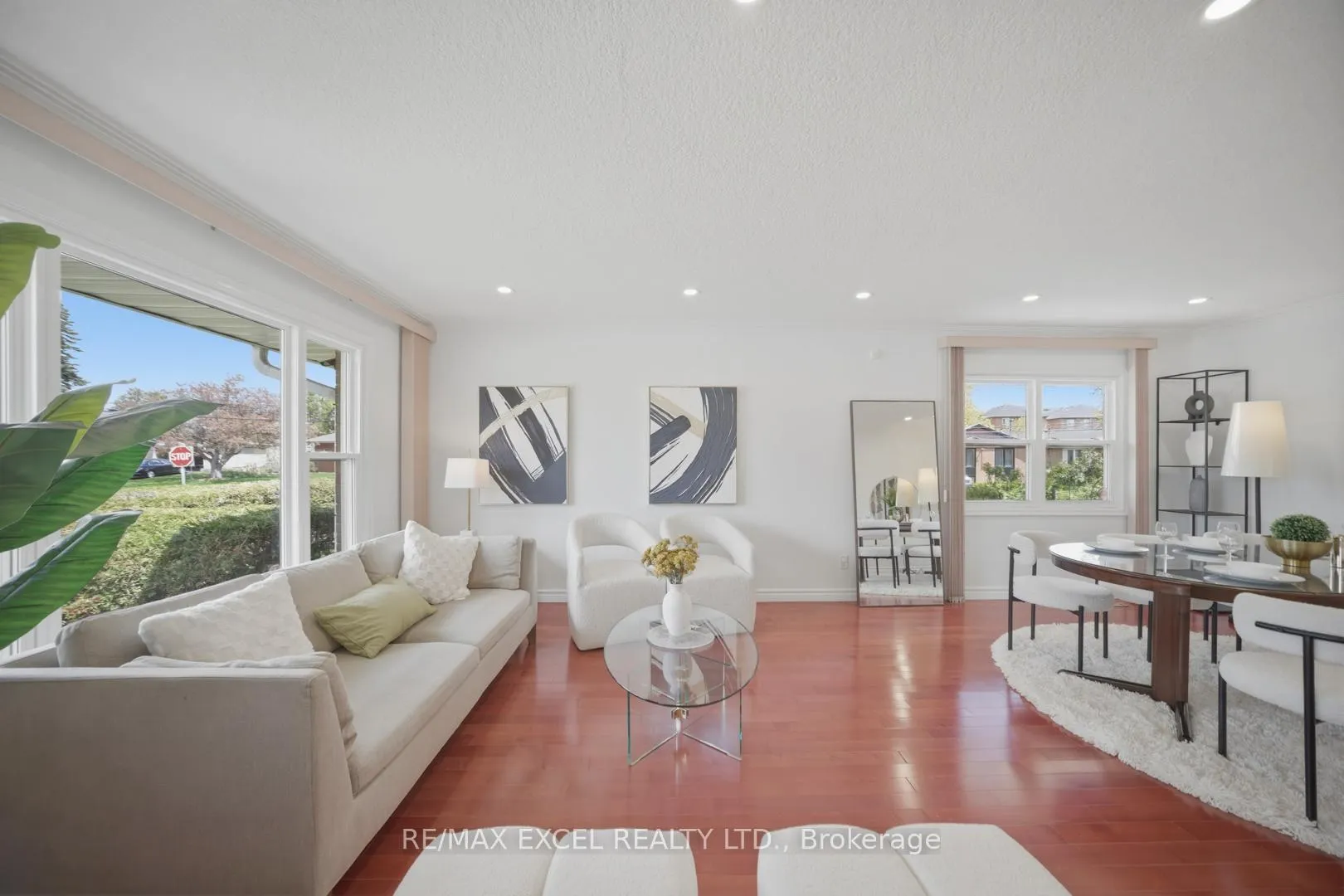 Photo 10 of 2 Charlemont Crescent, Scarborough, Tam O'Shanter-Sullivan — HOMEH