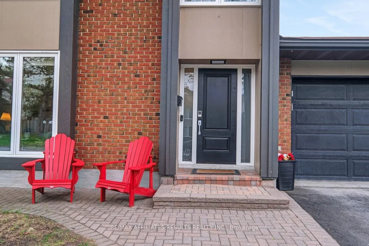 Photo 4 of 40 Nanook Crescent, Ottawa, Kanata - Katimavik — HOMEH
