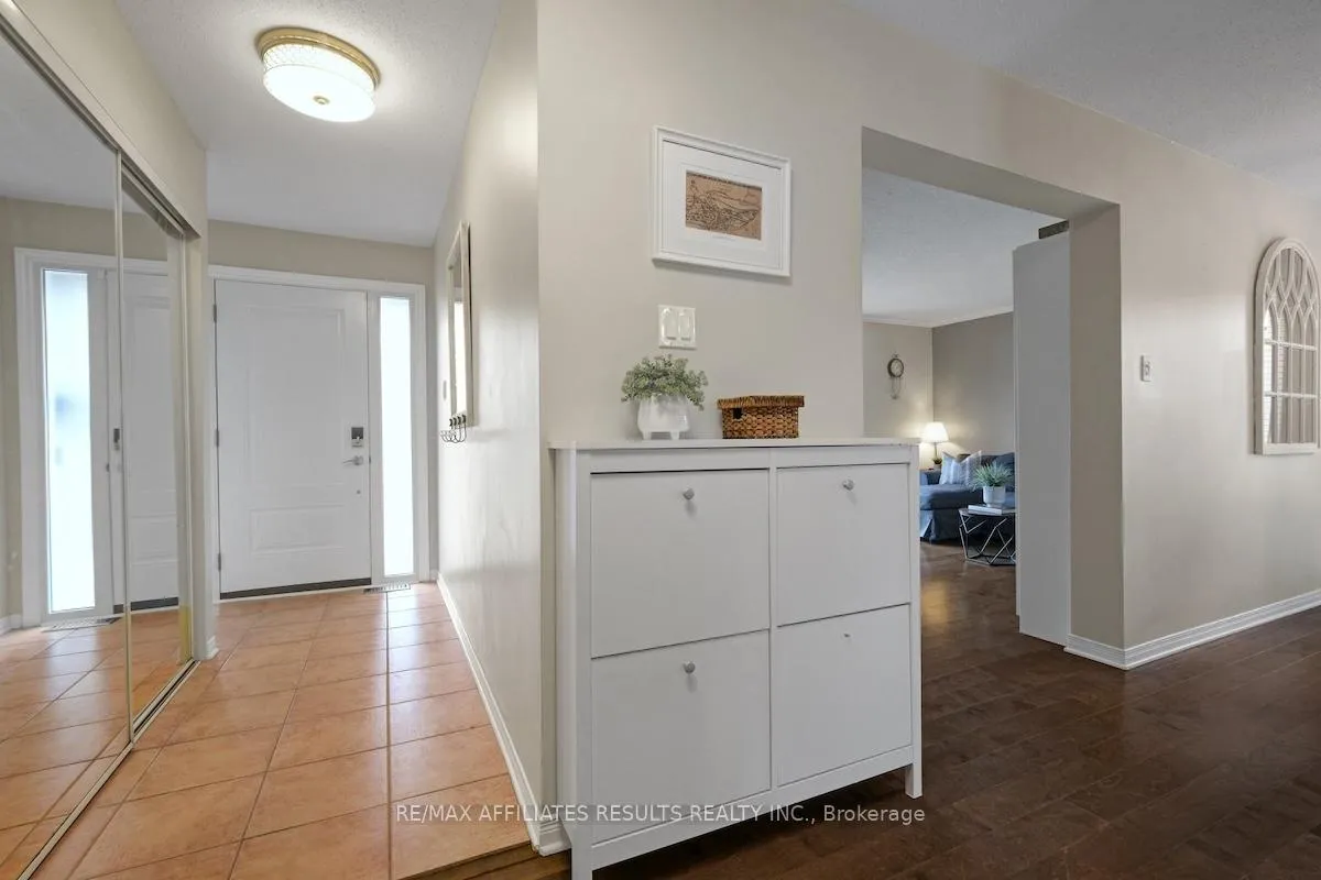 Photo 6 of 40 Nanook Crescent, Ottawa, Kanata - Katimavik — HOMEH