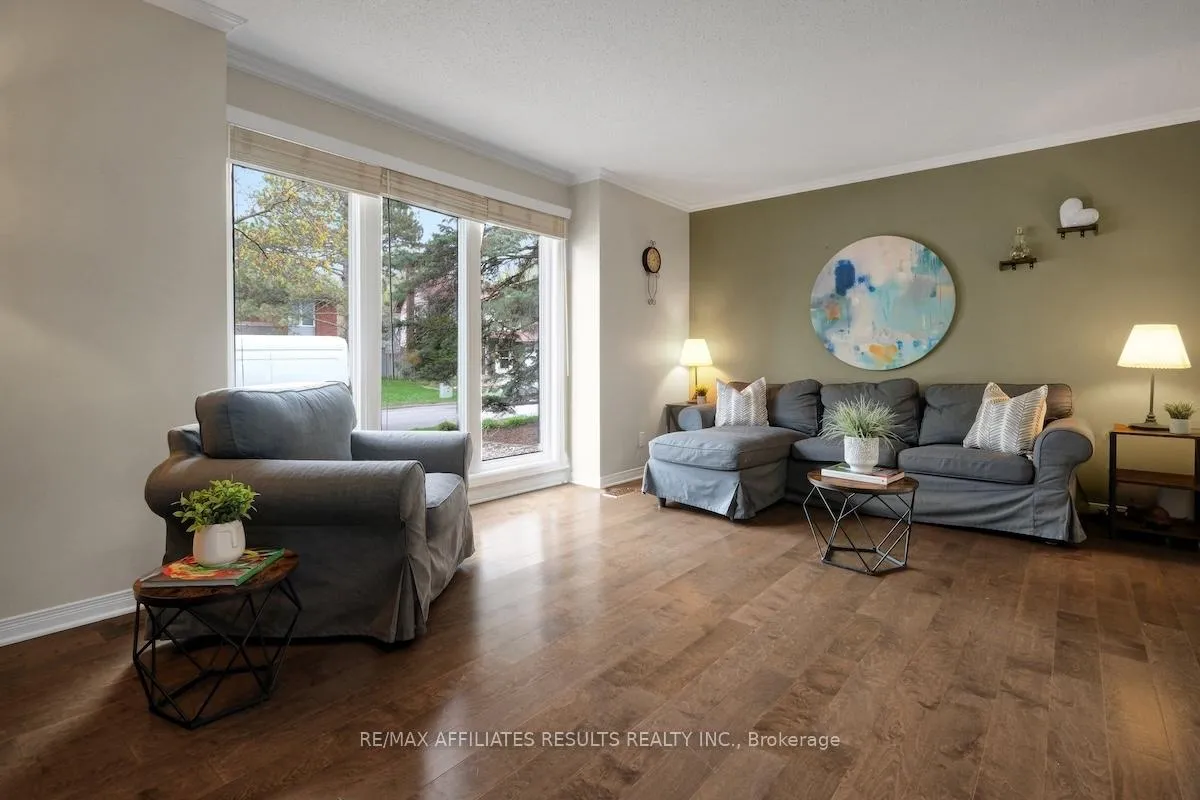 Photo 7 of 40 Nanook Crescent, Ottawa, Kanata - Katimavik — HOMEH