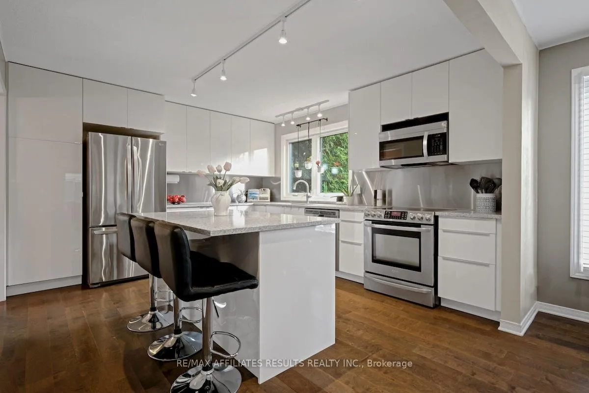 Photo 13 of 40 Nanook Crescent, Ottawa, Kanata - Katimavik — HOMEH