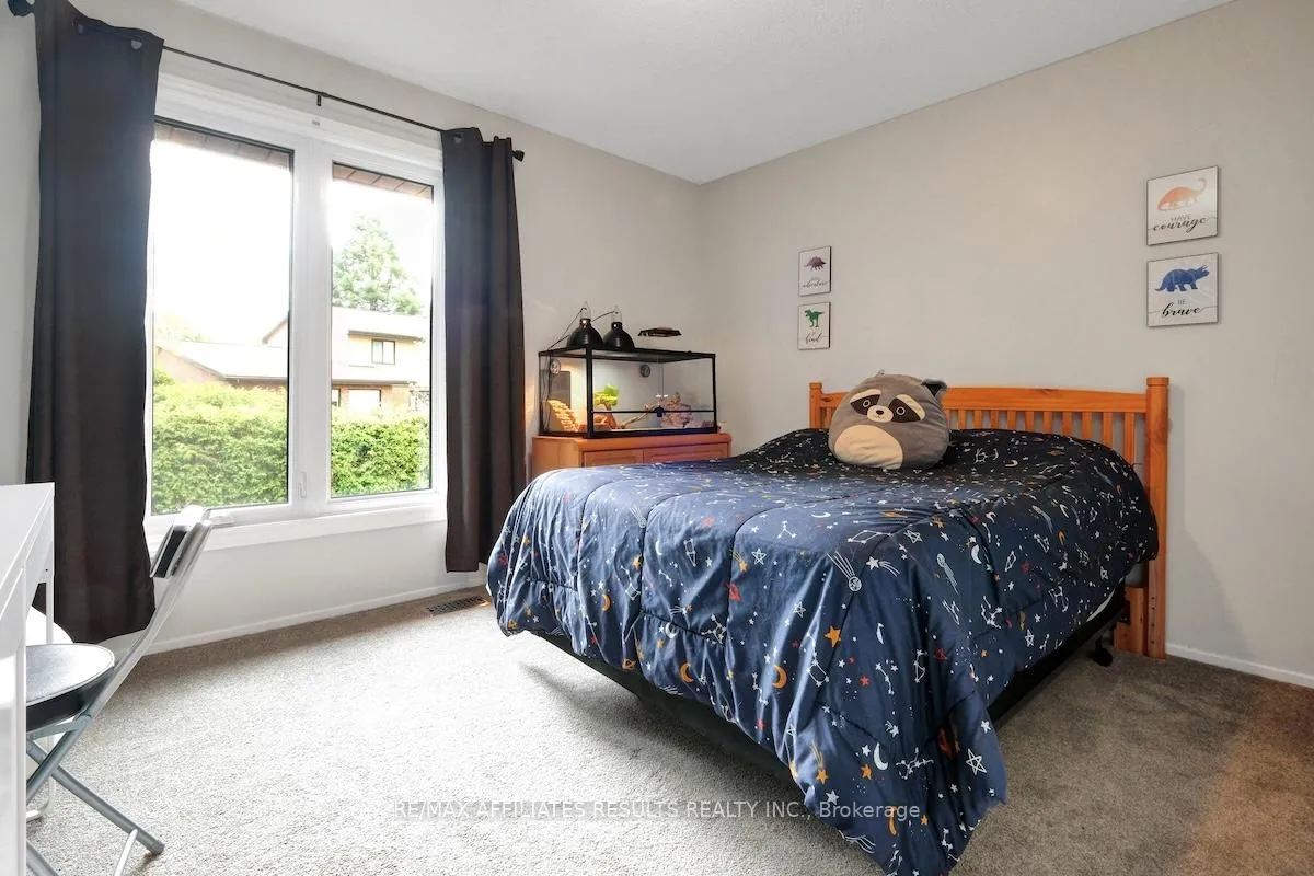 Photo 31 of 40 Nanook Crescent, Ottawa, Kanata - Katimavik — HOMEH
