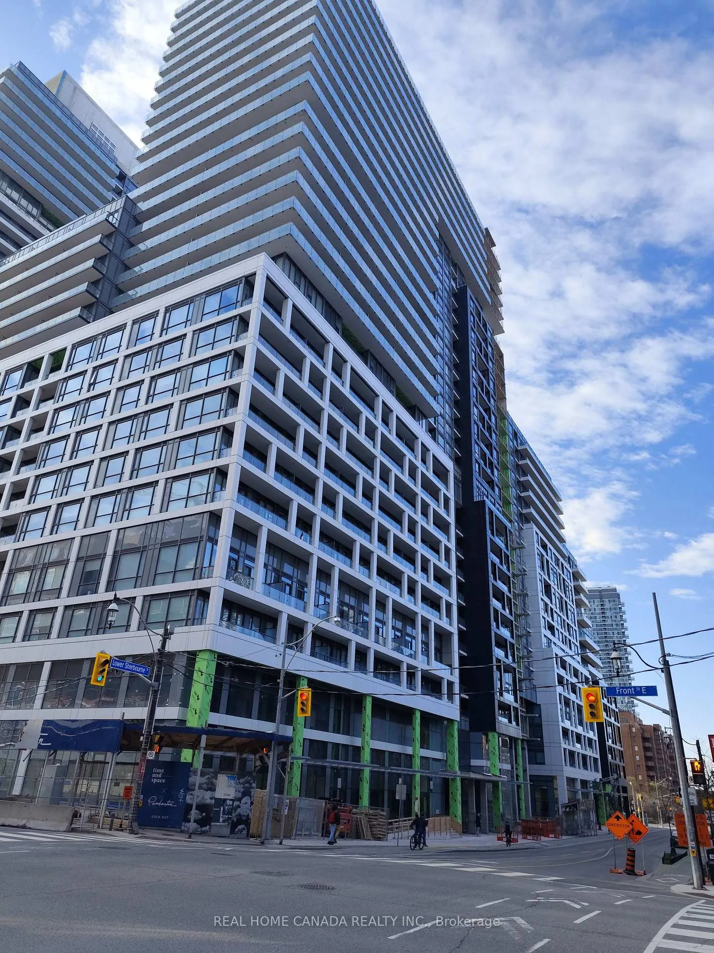 Front of Unit 1556, 121 Lower Sherbourne Street