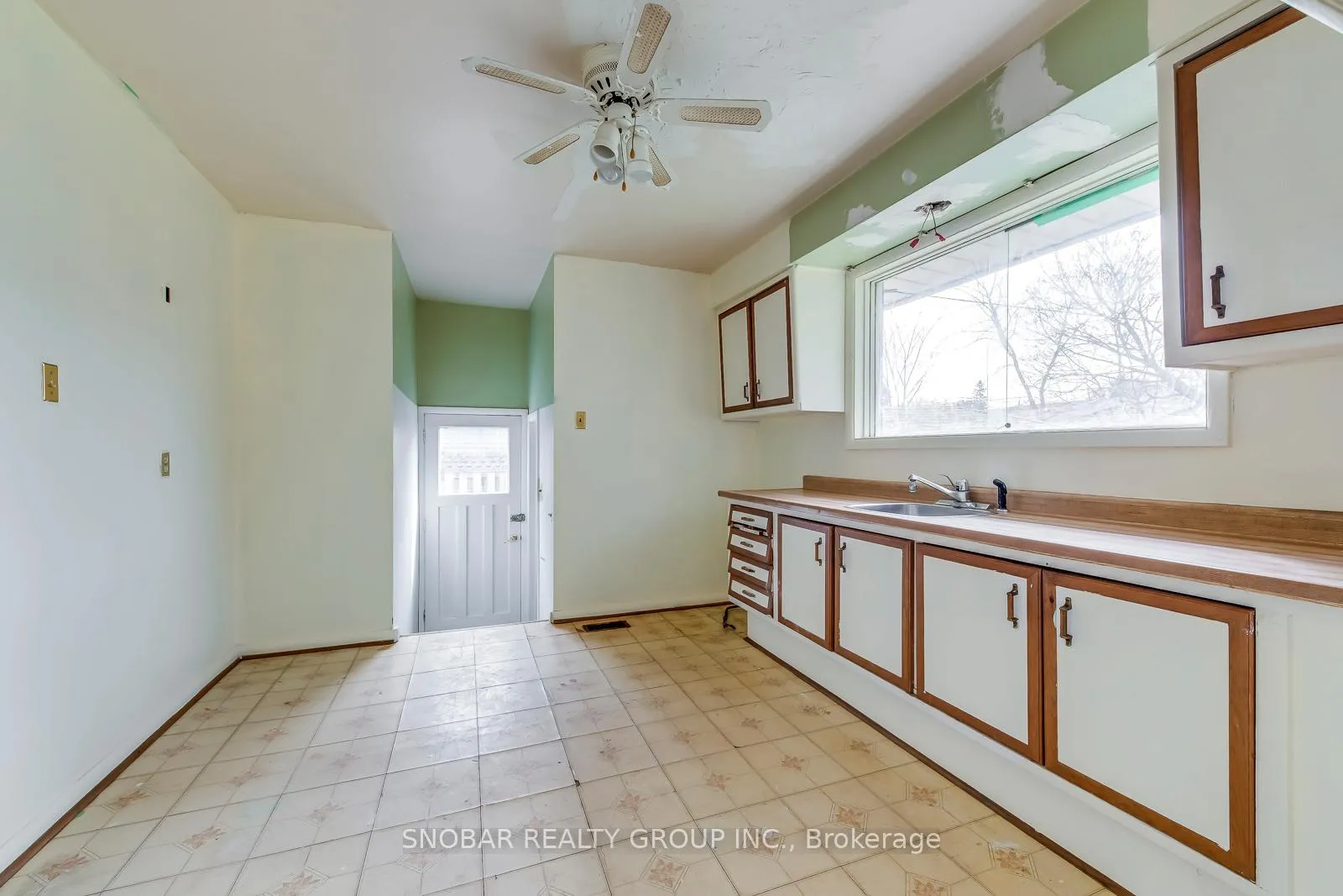 Photo 7 of 53 Lavington Drive, Etobicoke, Willowridge-Martingrove-Richview — HOMEH
