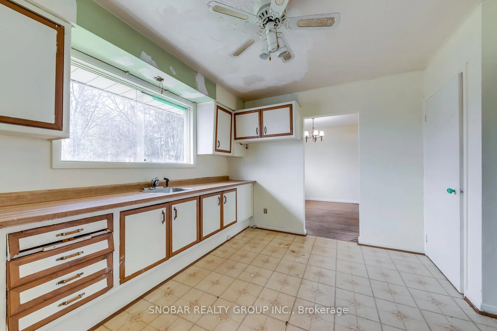 Photo 8 of 53 Lavington Drive, Etobicoke, Willowridge-Martingrove-Richview — HOMEH