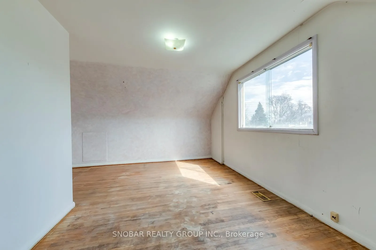 Photo 13 of 53 Lavington Drive, Etobicoke, Willowridge-Martingrove-Richview — HOMEH