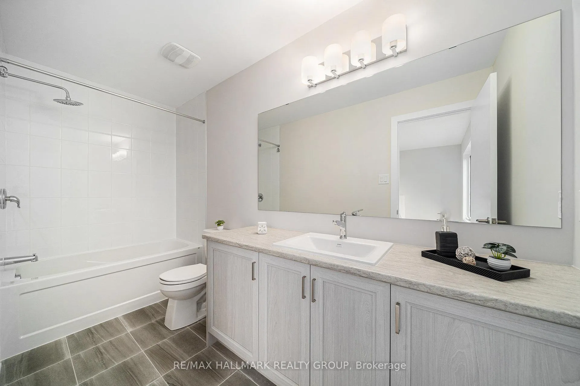 Photo 15 of 173 Conservancy Drive, Ottawa, Barrhaven - Heritage Park — HOMEH