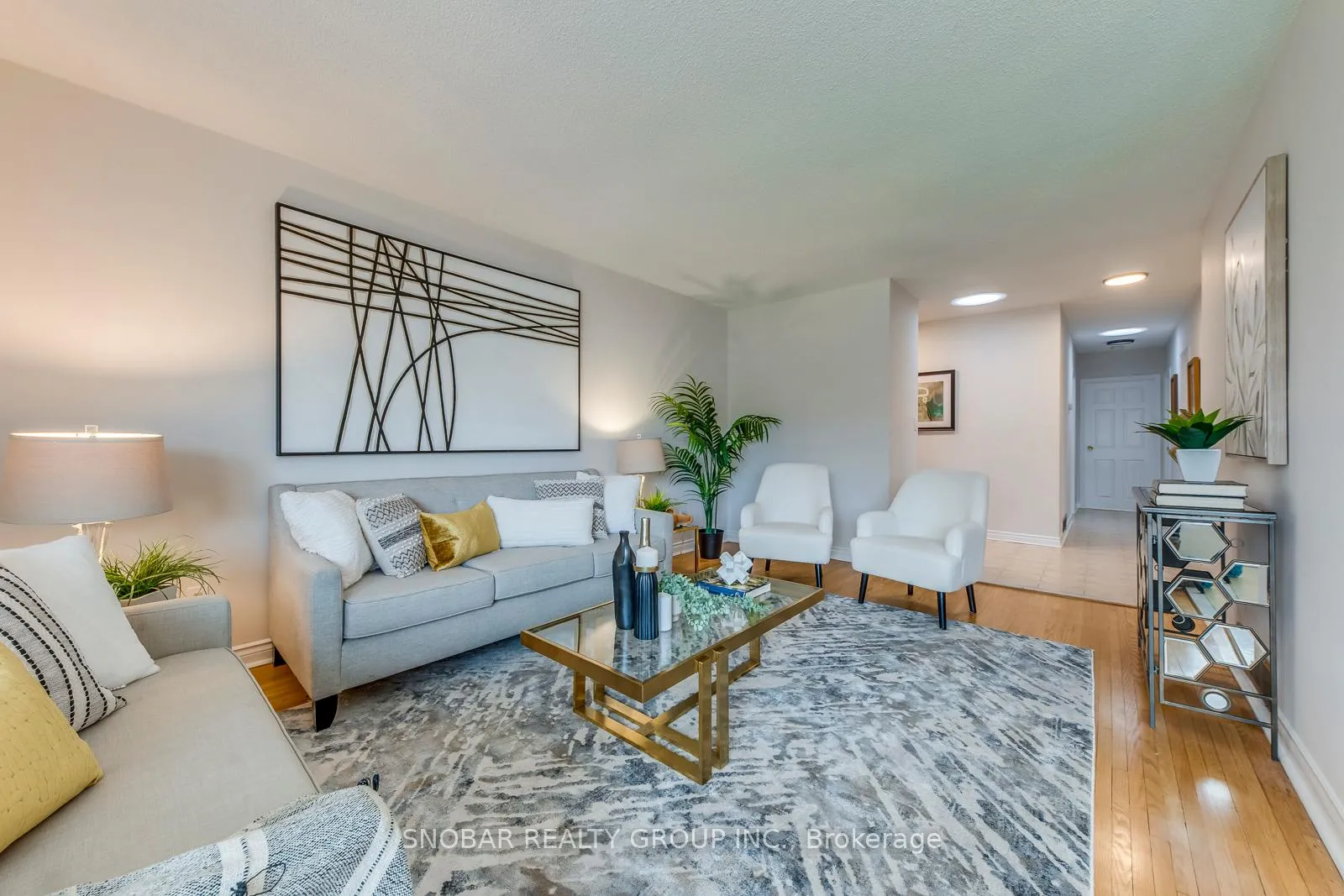 Photo 4 of 70 Lavington Drive, Etobicoke, Willowridge-Martingrove-Richview — HOMEH