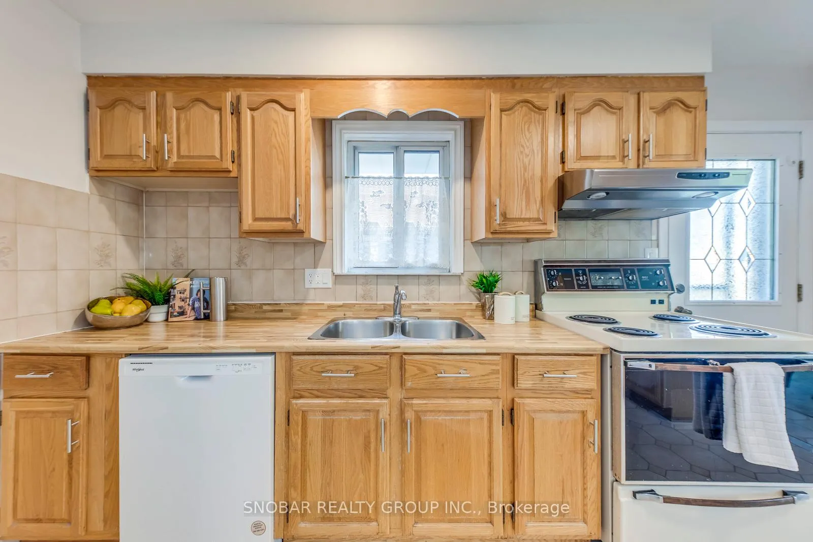 Photo 9 of 70 Lavington Drive, Etobicoke, Willowridge-Martingrove-Richview — HOMEH