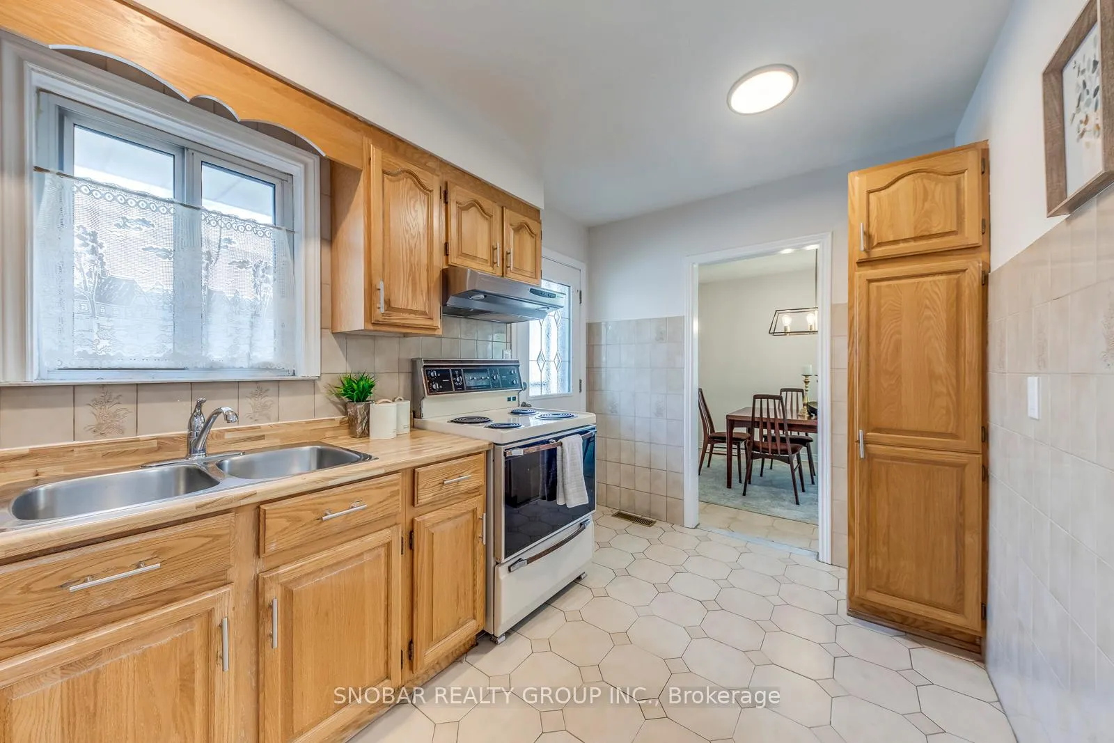 Photo 10 of 70 Lavington Drive, Etobicoke, Willowridge-Martingrove-Richview — HOMEH