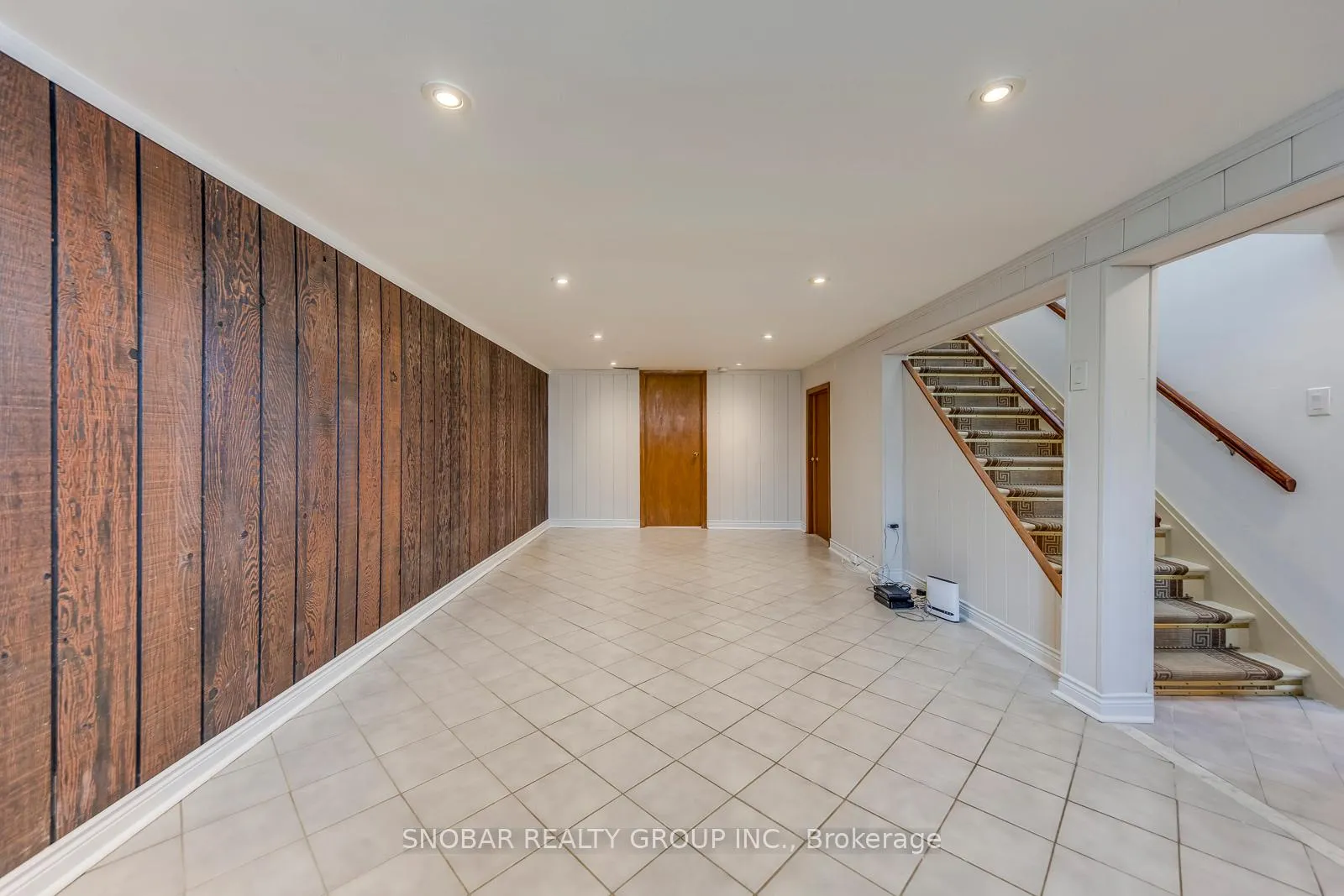 Photo 16 of 70 Lavington Drive, Etobicoke, Willowridge-Martingrove-Richview — HOMEH