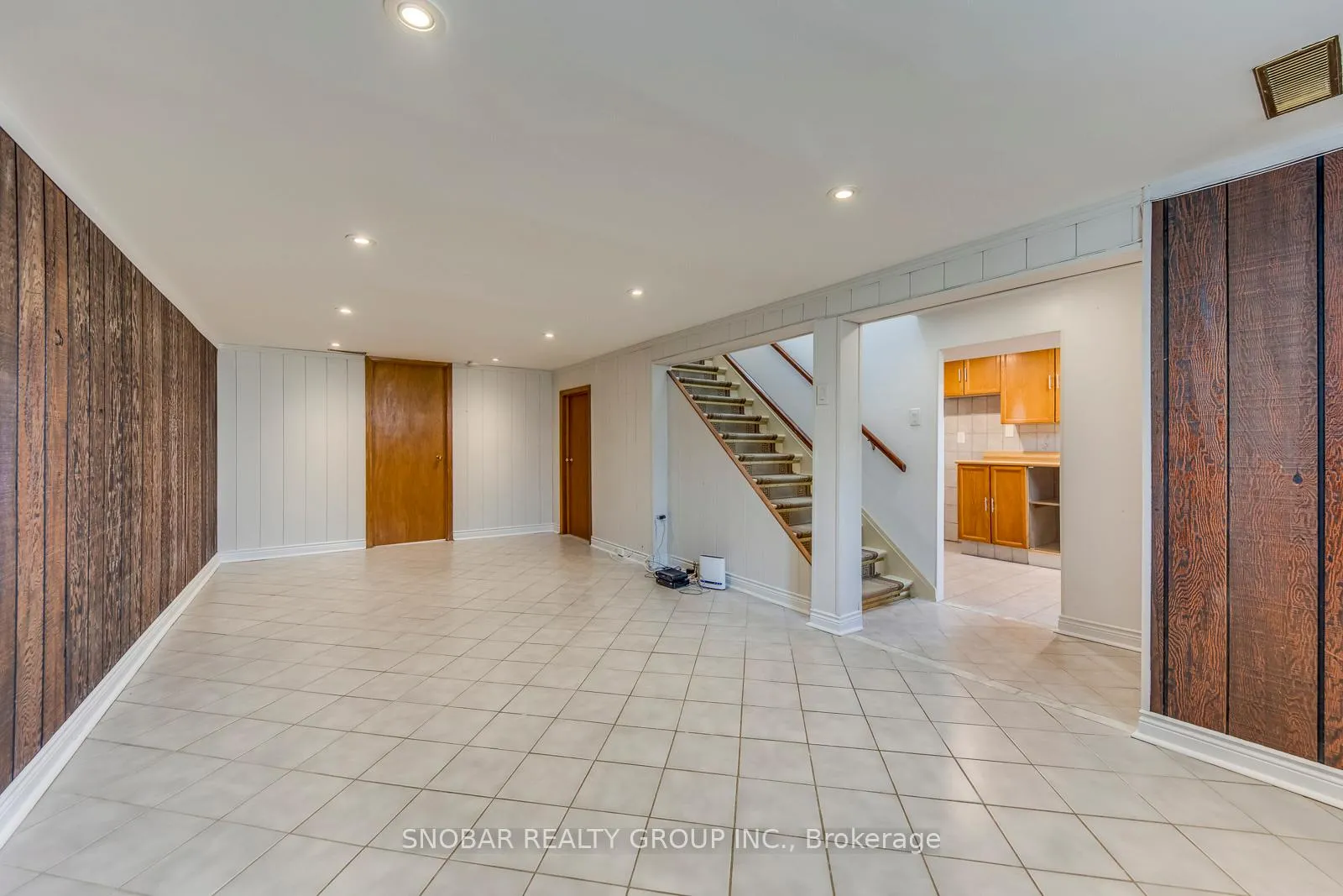 Photo 17 of 70 Lavington Drive, Etobicoke, Willowridge-Martingrove-Richview — HOMEH