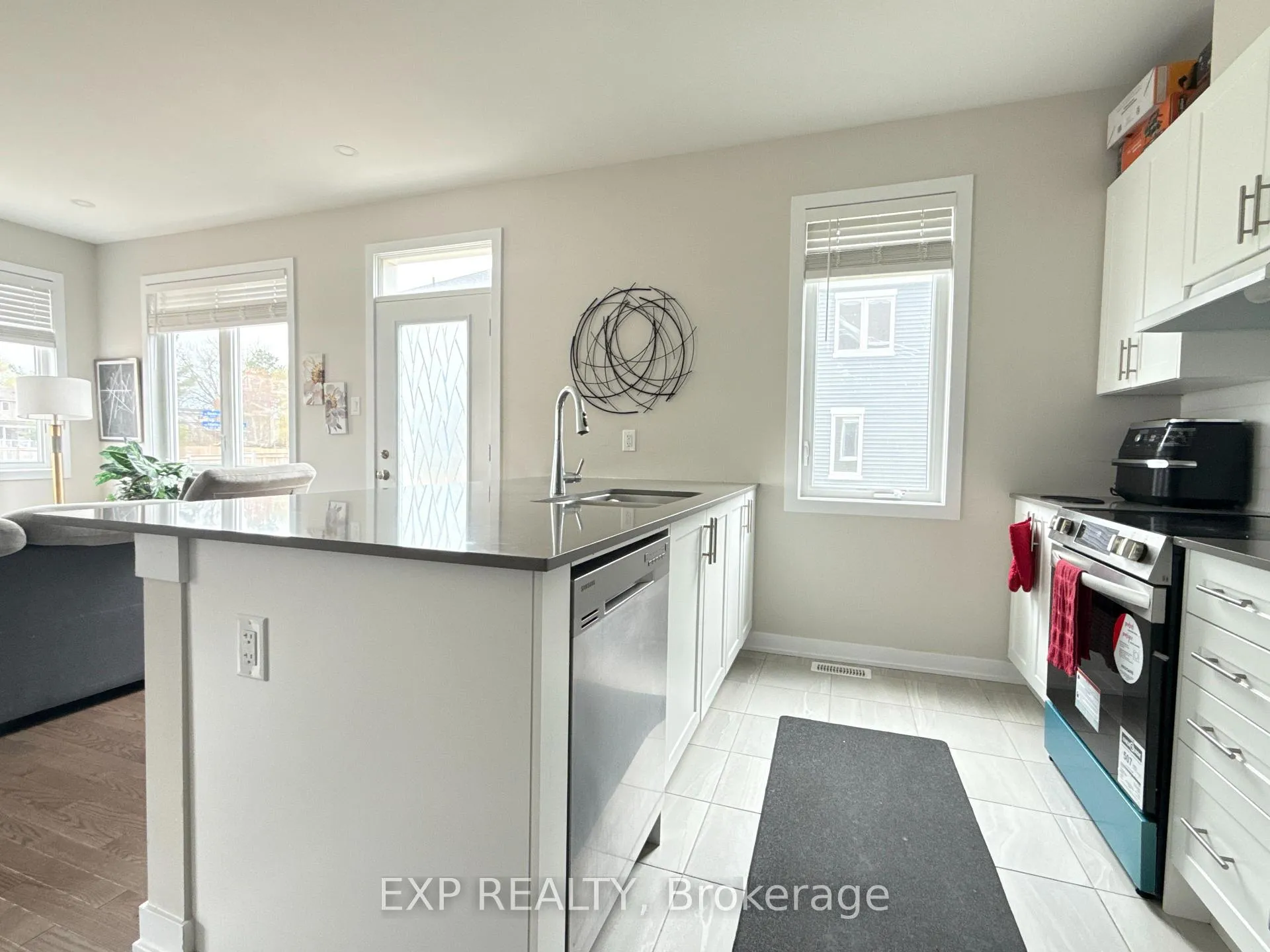 Photo 13 of 51 Pizzicato Street, Ottawa, Mer Bleue/Bradley Estates/Anderson Park — HOMEH