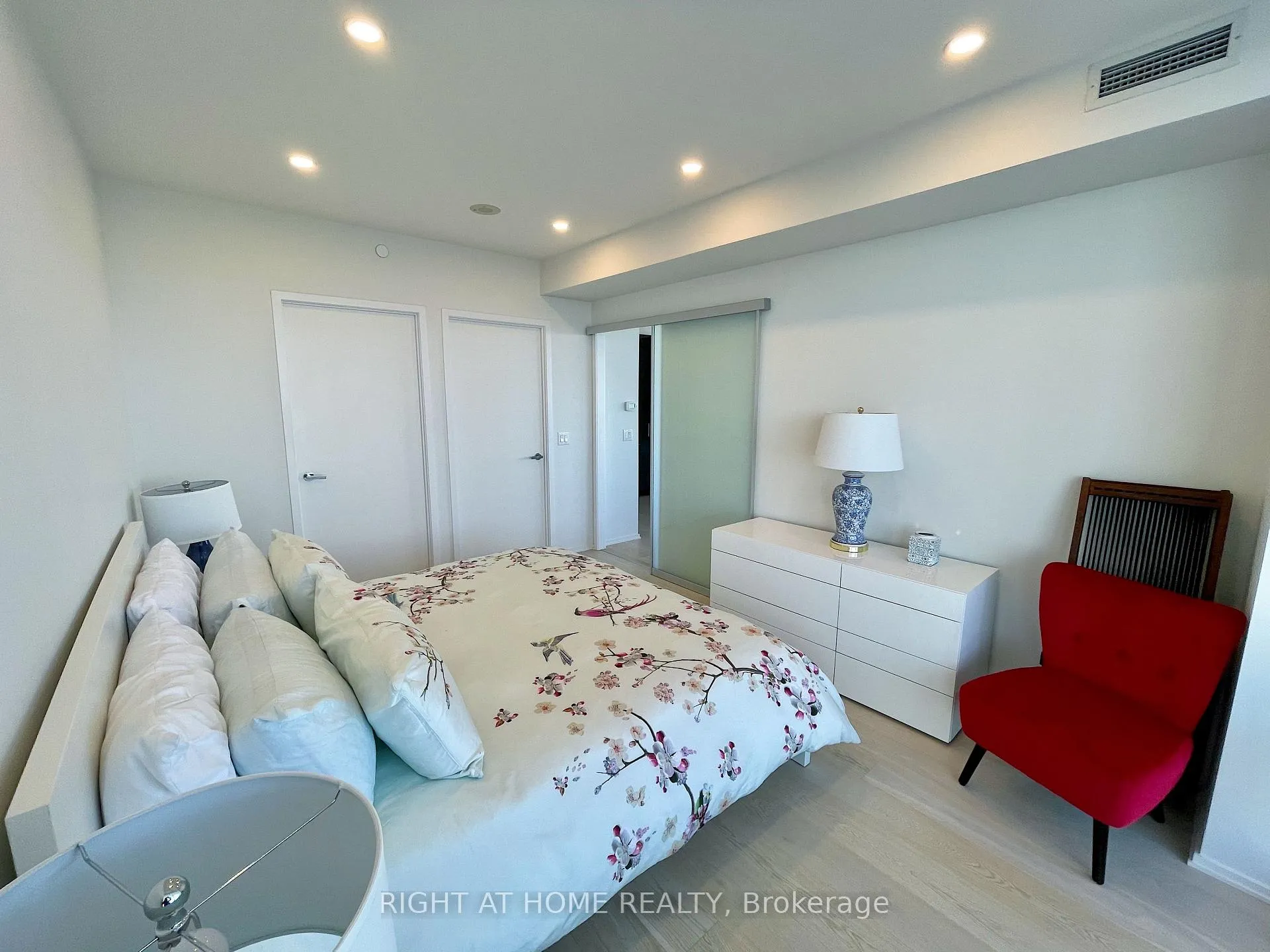 Photo 7 of Unit 7401, 1 Bloor Street E, Toronto, Church-Yonge Corridor — HOMEH