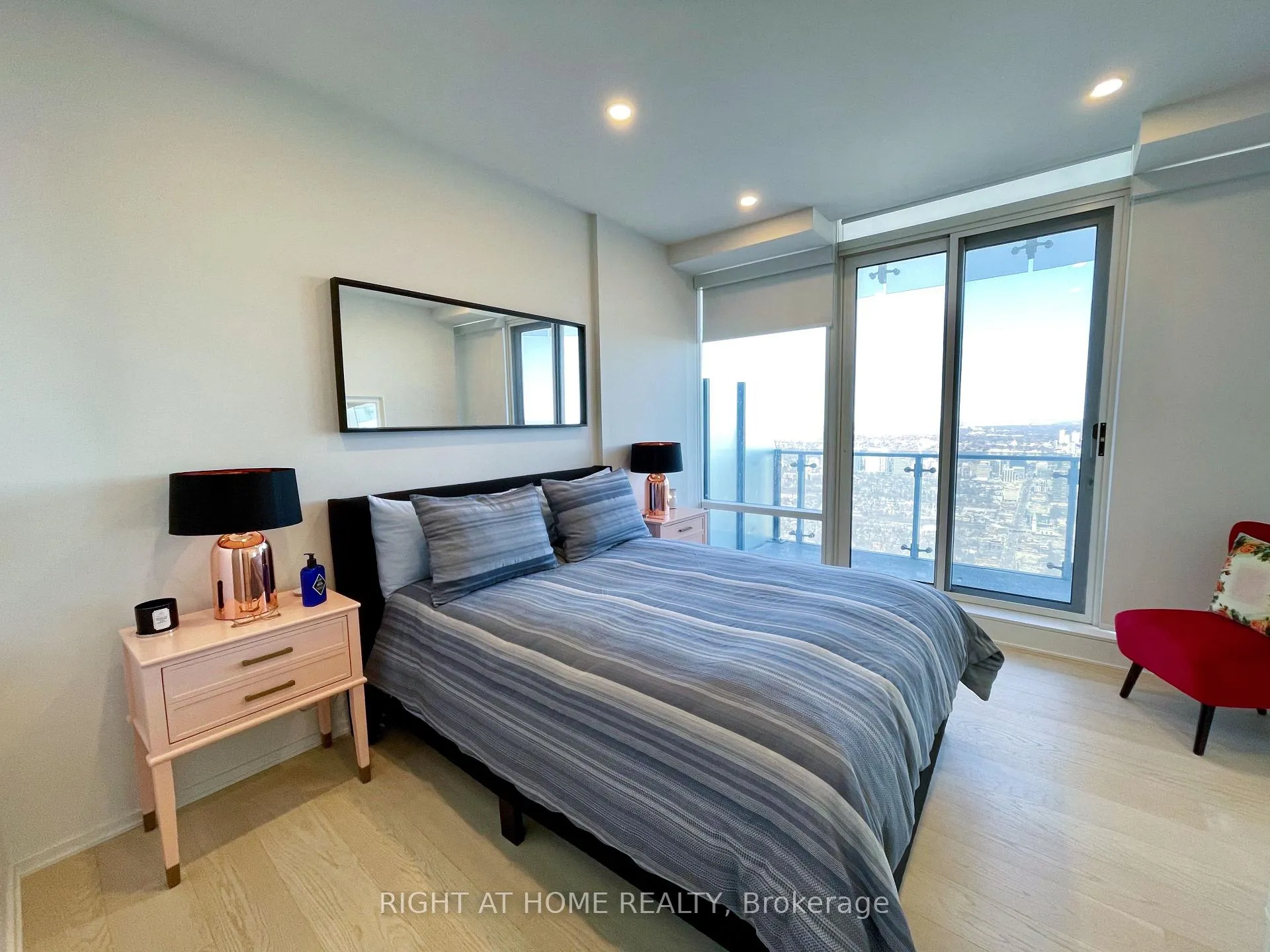 Photo 10 of Unit 7401, 1 Bloor Street E, Toronto, Church-Yonge Corridor — HOMEH