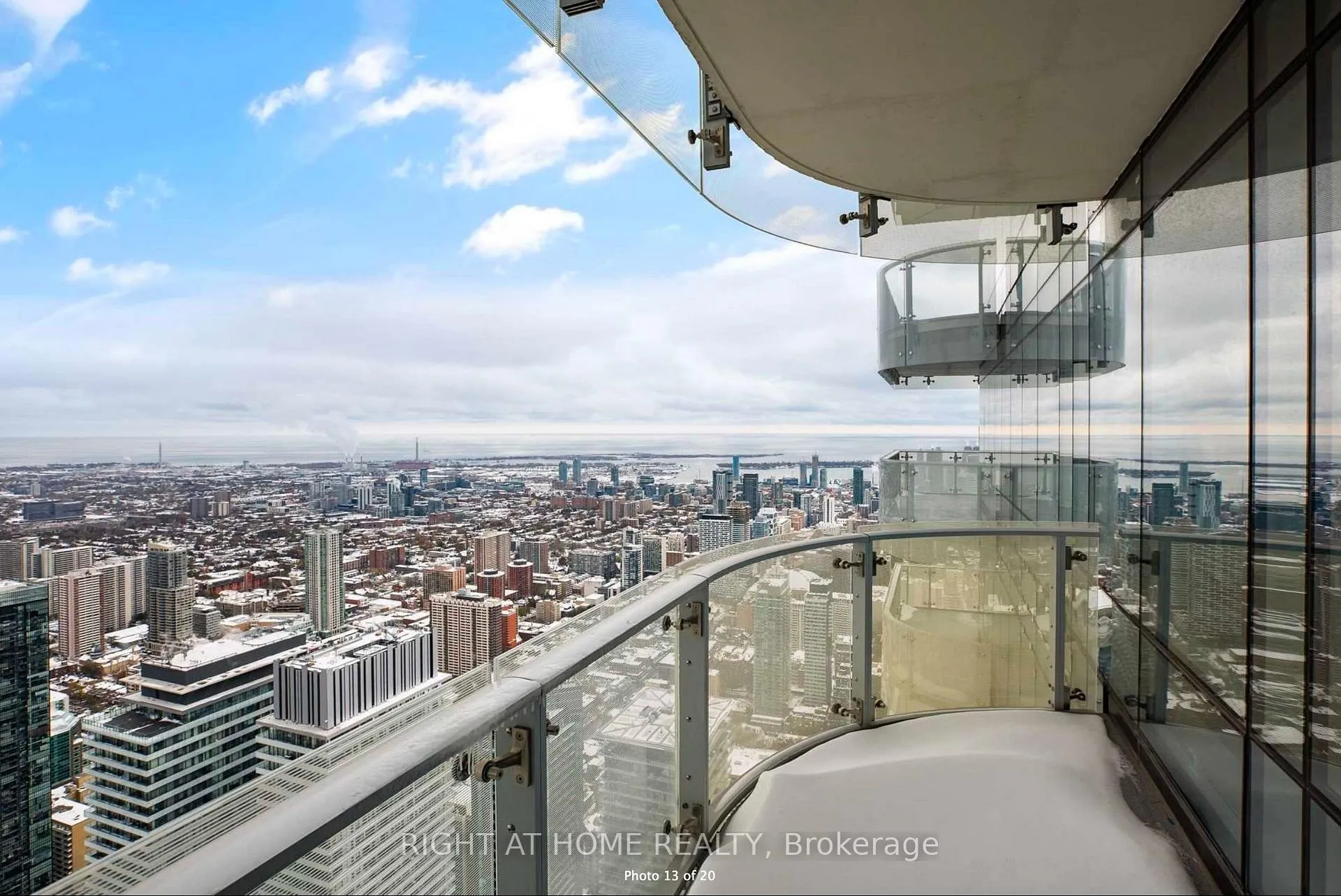 Photo 15 of Unit 7401, 1 Bloor Street E, Toronto, Church-Yonge Corridor — HOMEH