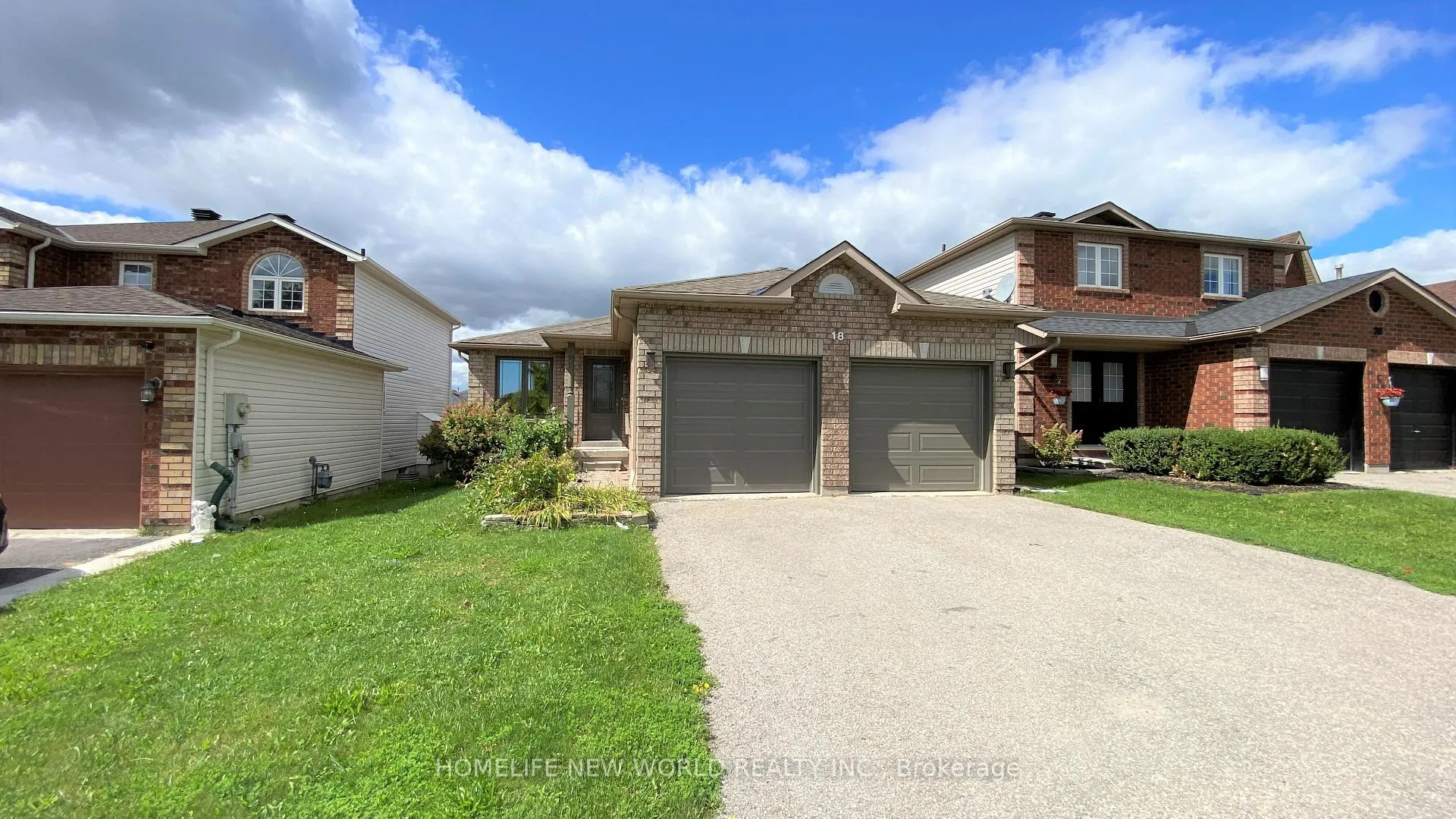 Photo 1 of 18 Ambler Bay, Barrie, Georgian Drive — HOMEH