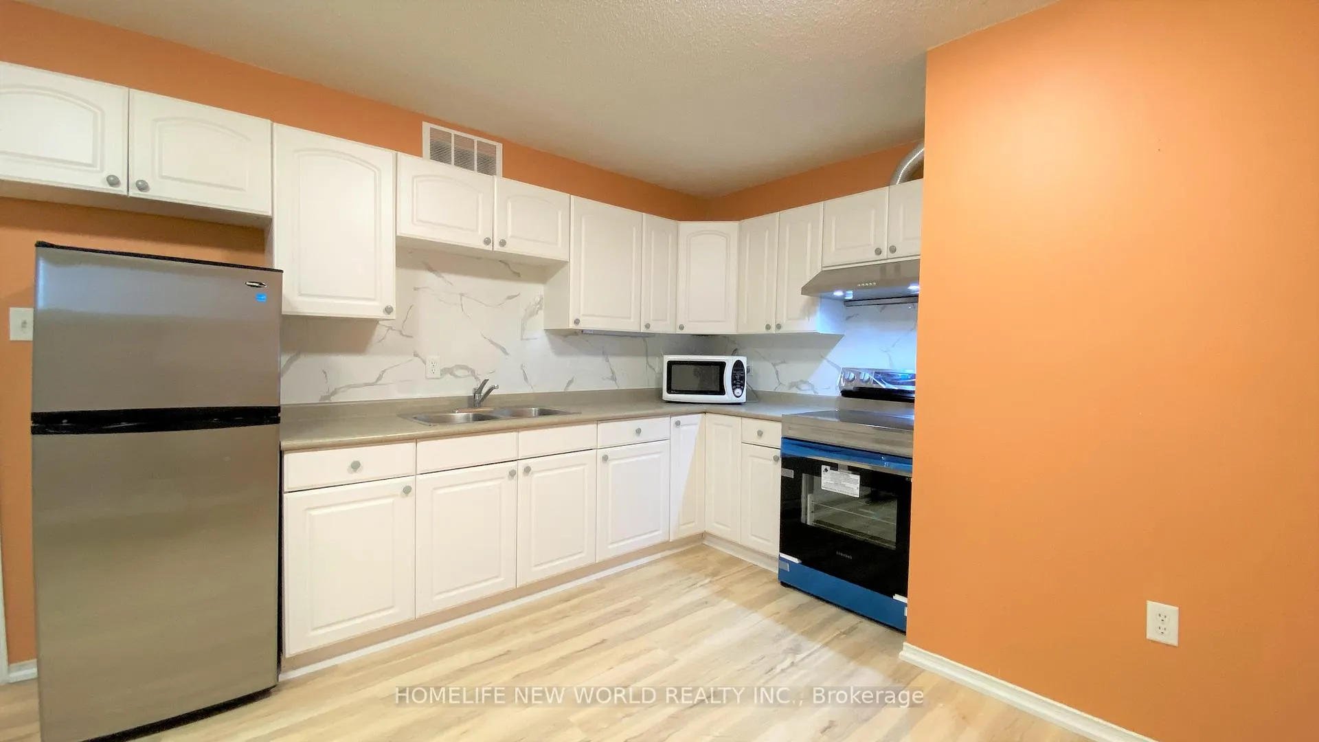 Photo 6 of 18 Ambler Bay, Barrie, Georgian Drive — HOMEH