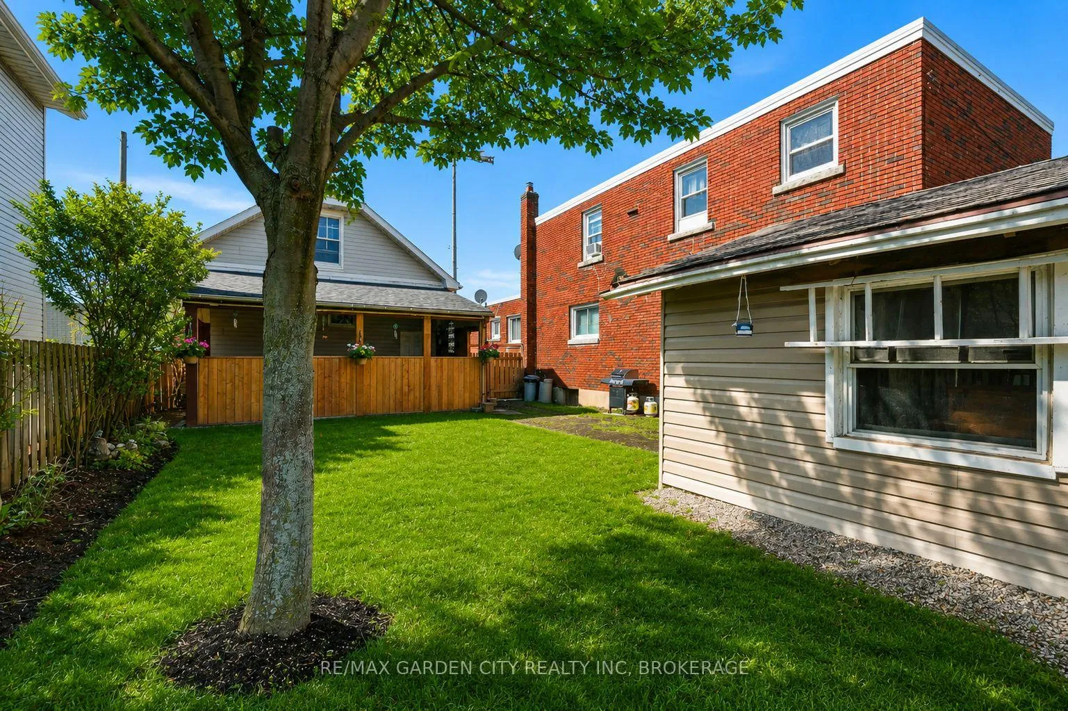Photo 34 of 3 Delaware Avenue, St. Catharines, Facer — HOMEH