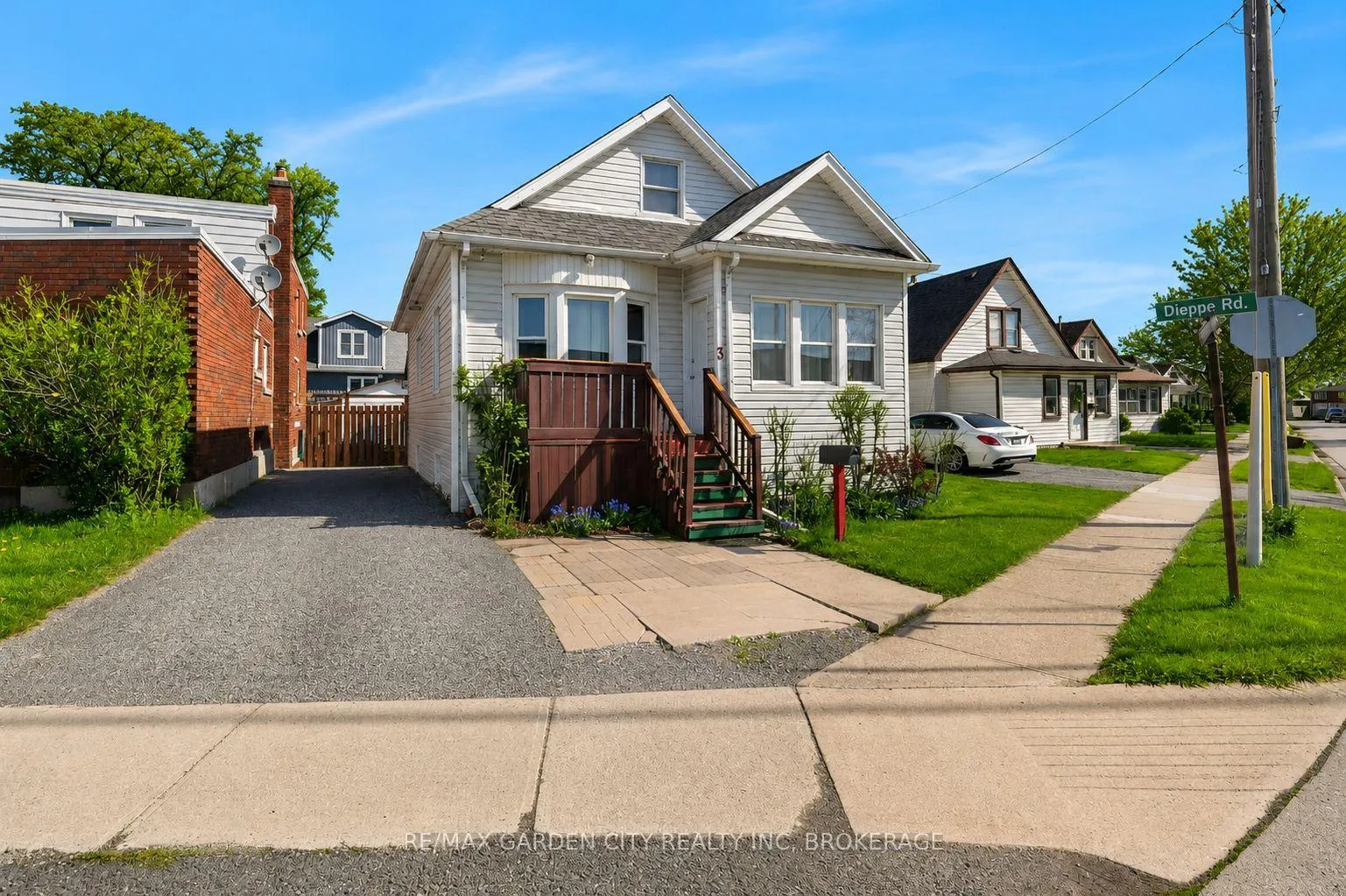 Photo 36 of 3 Delaware Avenue, St. Catharines, Facer — HOMEH