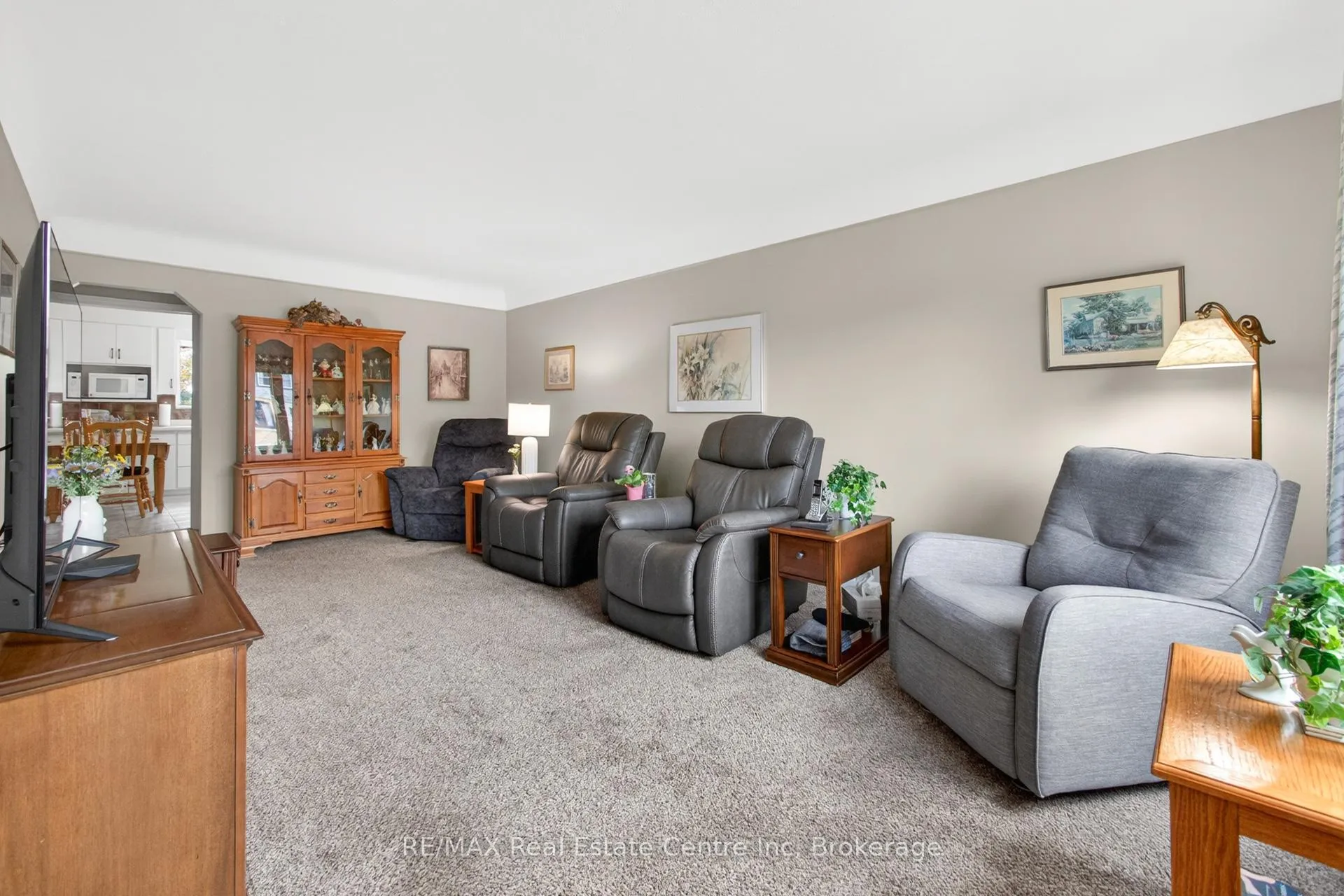 Photo 4 of 188 Edwin Street, Kitchener — HOMEH