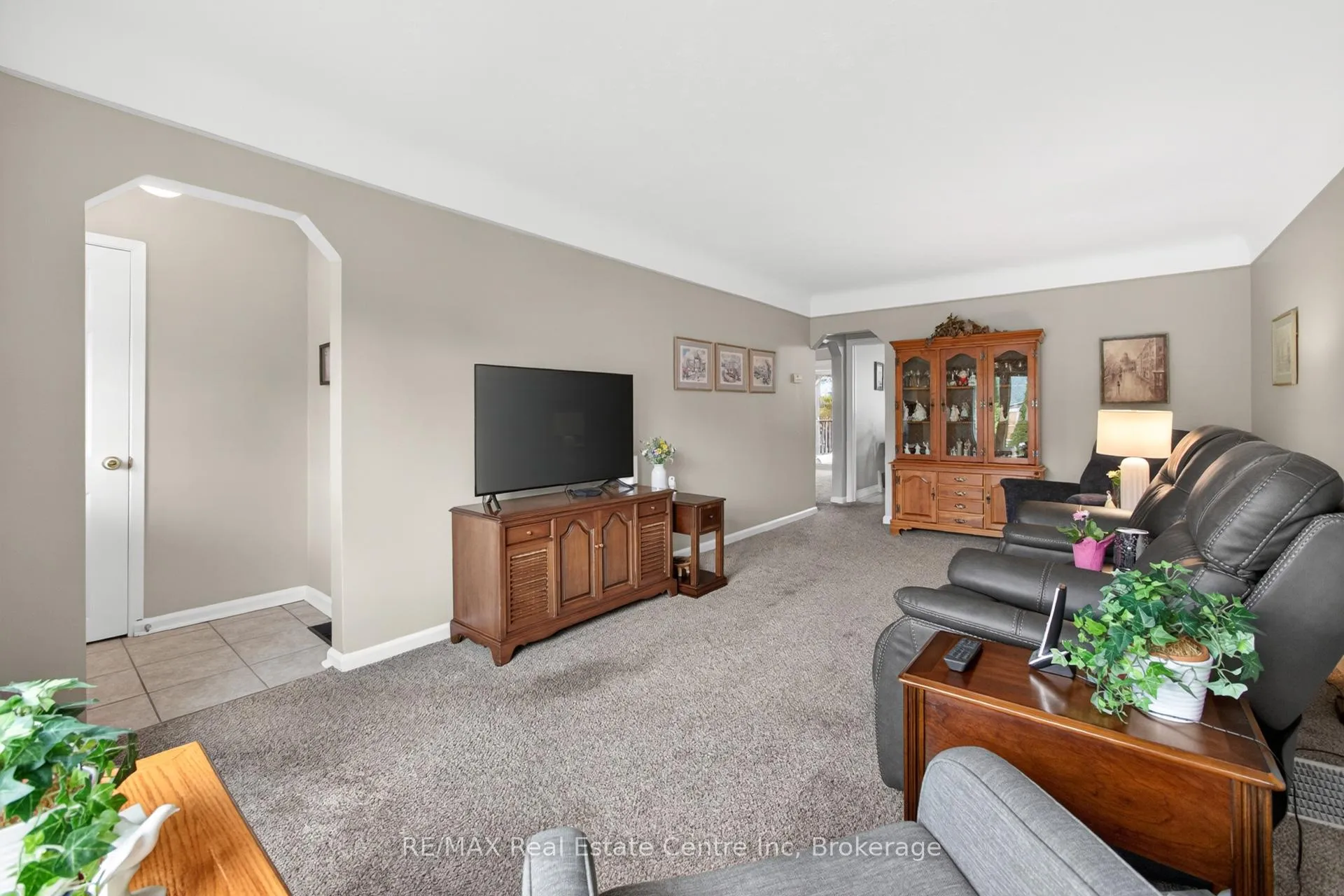 Photo 5 of 188 Edwin Street, Kitchener — HOMEH
